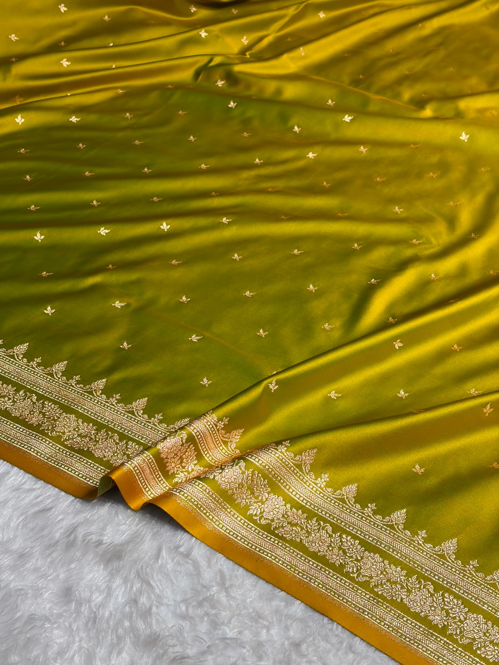 Liril Mehendi Shades Banarasi Booti Katan Silk Saree SKM17