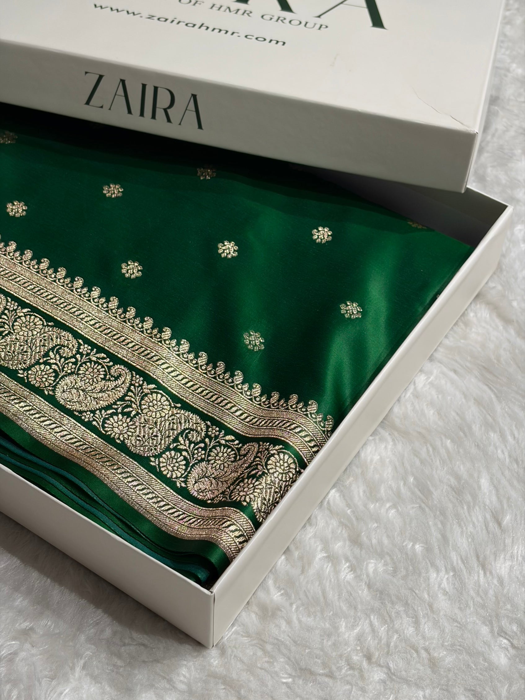 Banarasi Satin Katan Saree With Boota Pattern in Cross Green Shades SK127