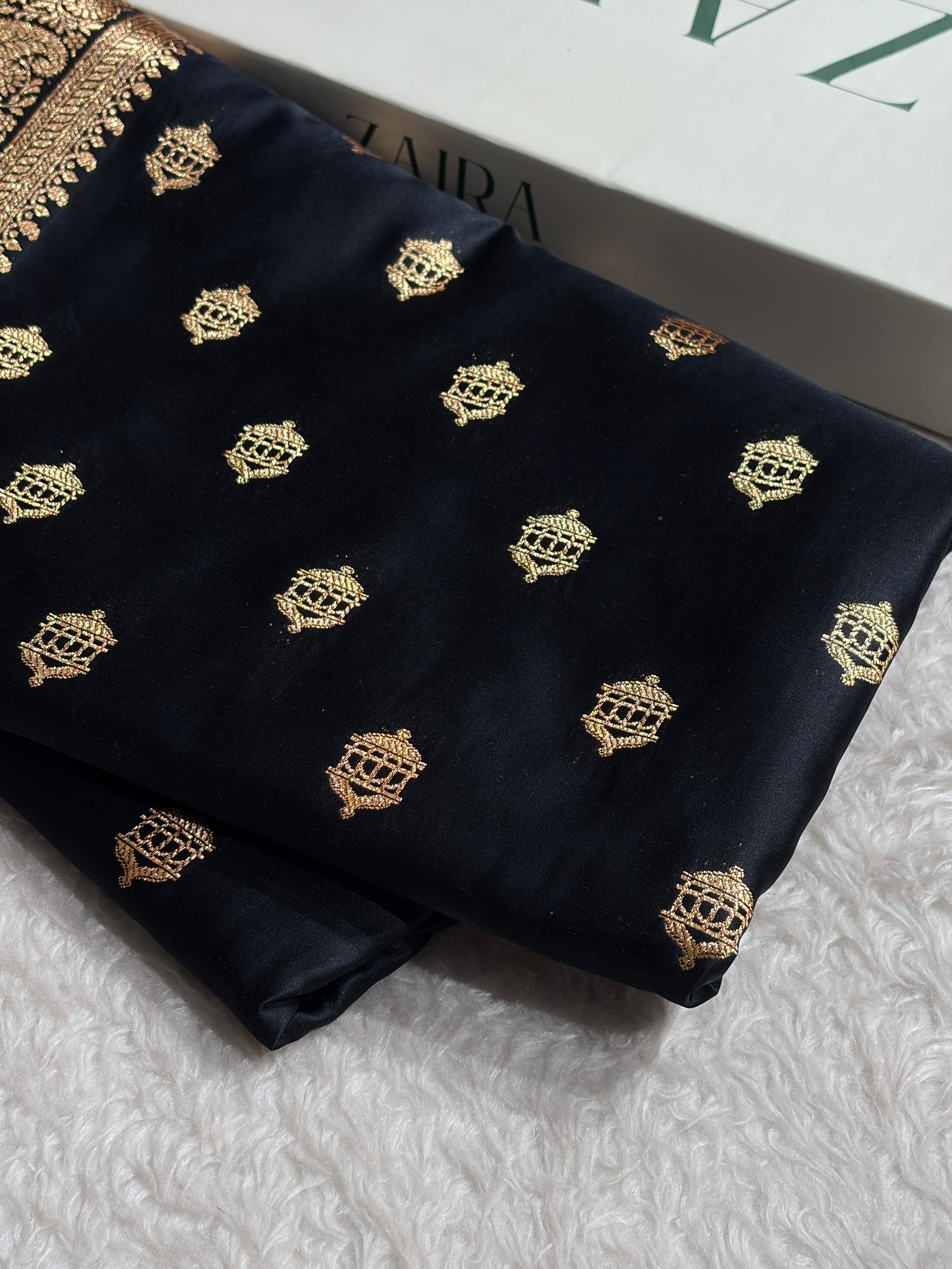 Banarasi Satin Katan Saree Booti Pattern in Black Shades SK137
