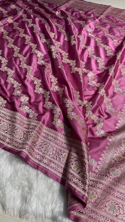 Mauve Shades Minakari Mashru Silk Saree With Cross Pattern