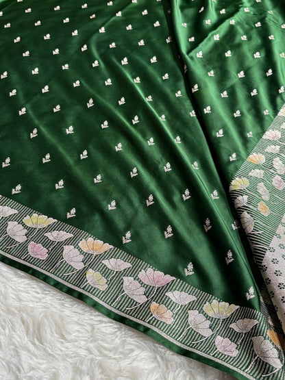 Banarasi Floral Jaal Pattern in Bottle Green Shades Floral Mashru Silk Saree MCS99
