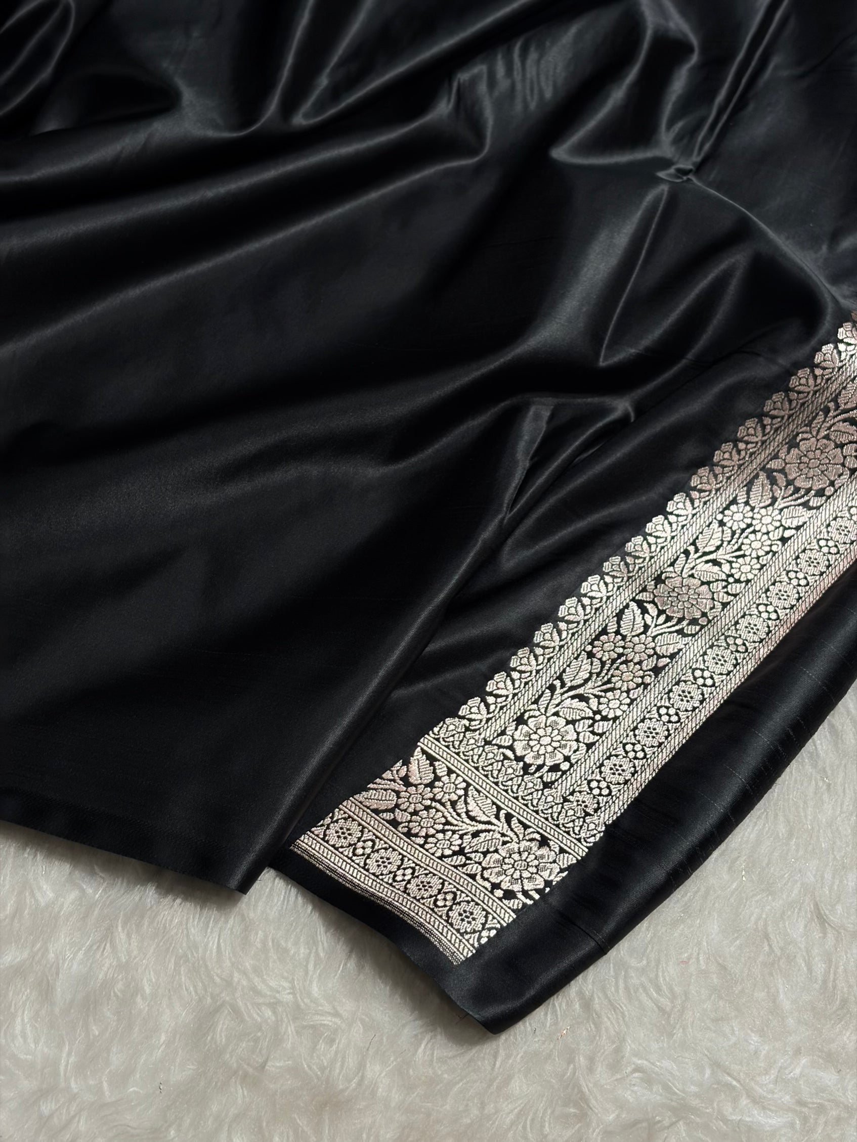 Black Shades Banarasi With Floral Border Mashru Silk Saree MSM-127
