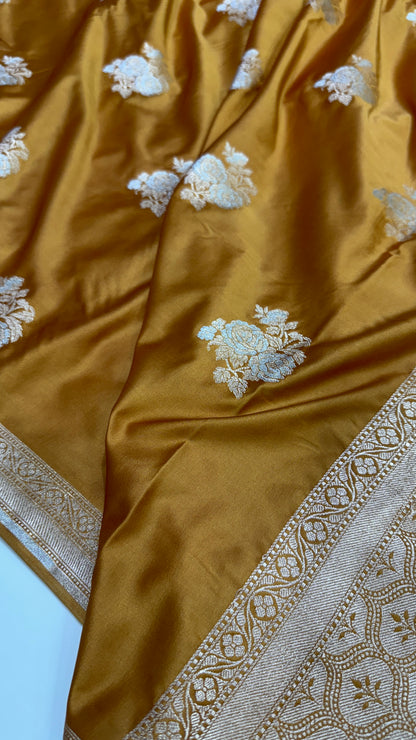 Dusty Cheeku Sona Rupa Floral Motif Mashru Silk Saree