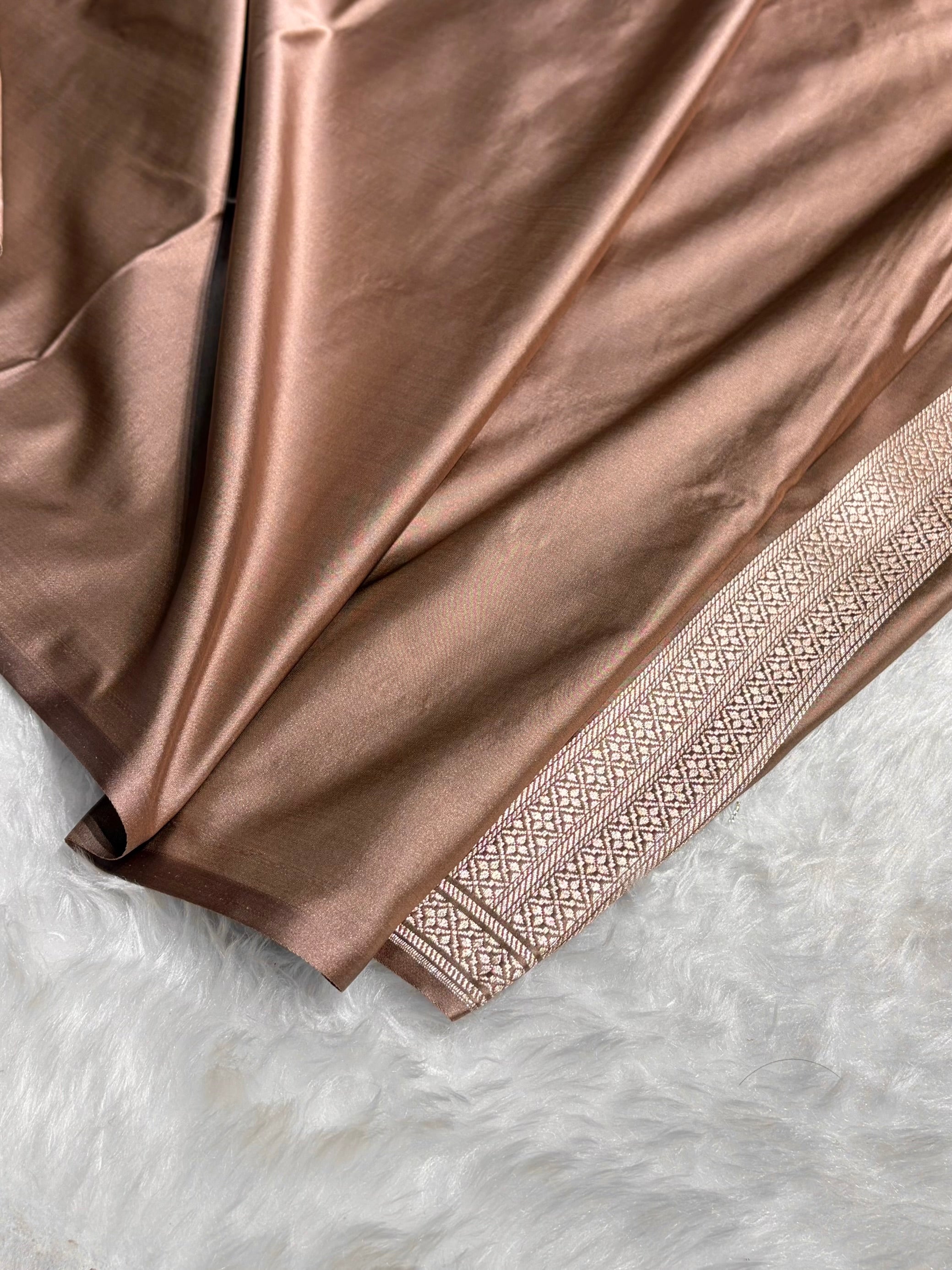 Cheeku Scallop Booti Mashru Silk Banarasi Saree MSM-35