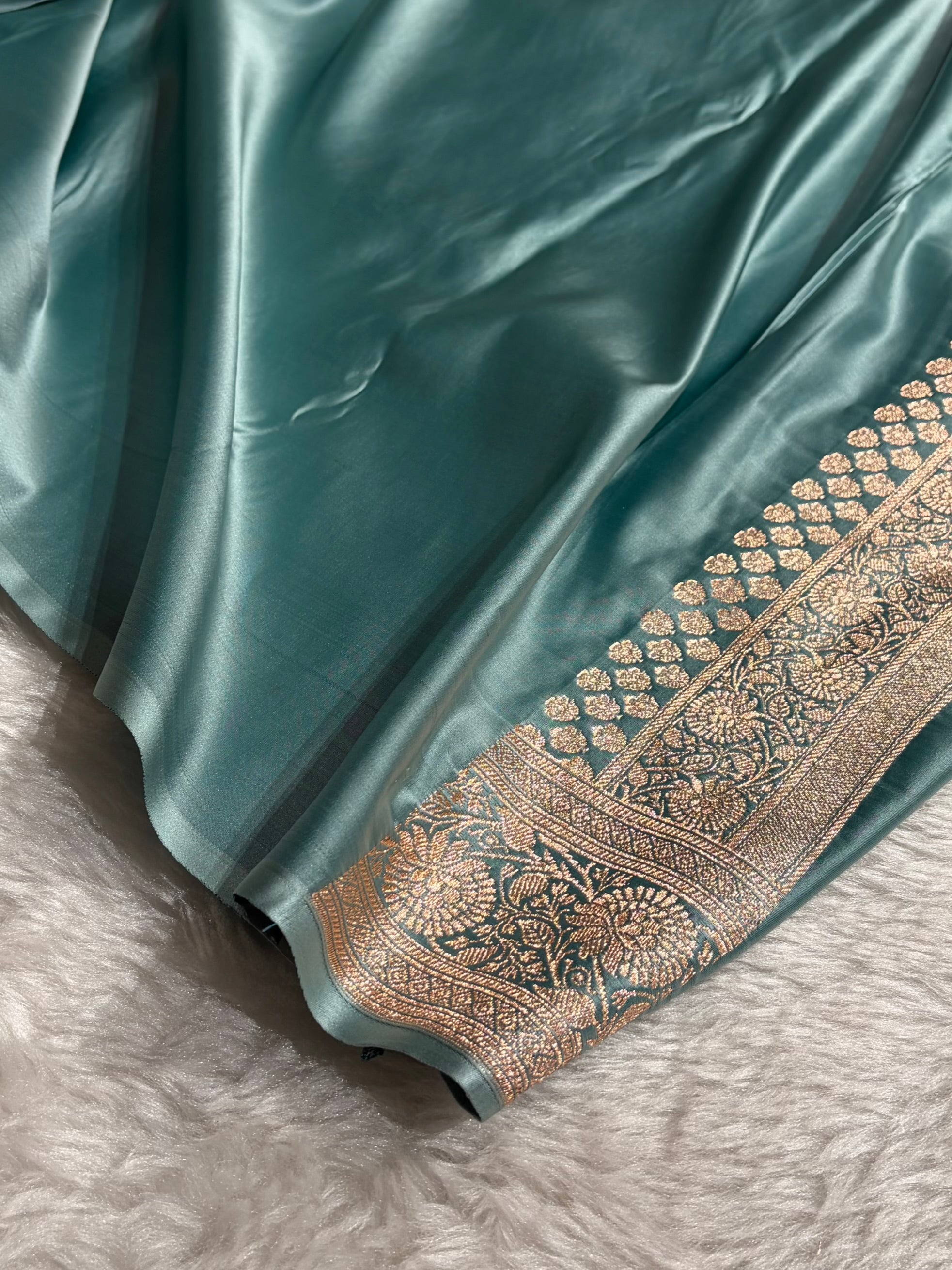 Banarasi Satin Katan Saree in Contrast Dark Lavender With Sea Green Shades SK132