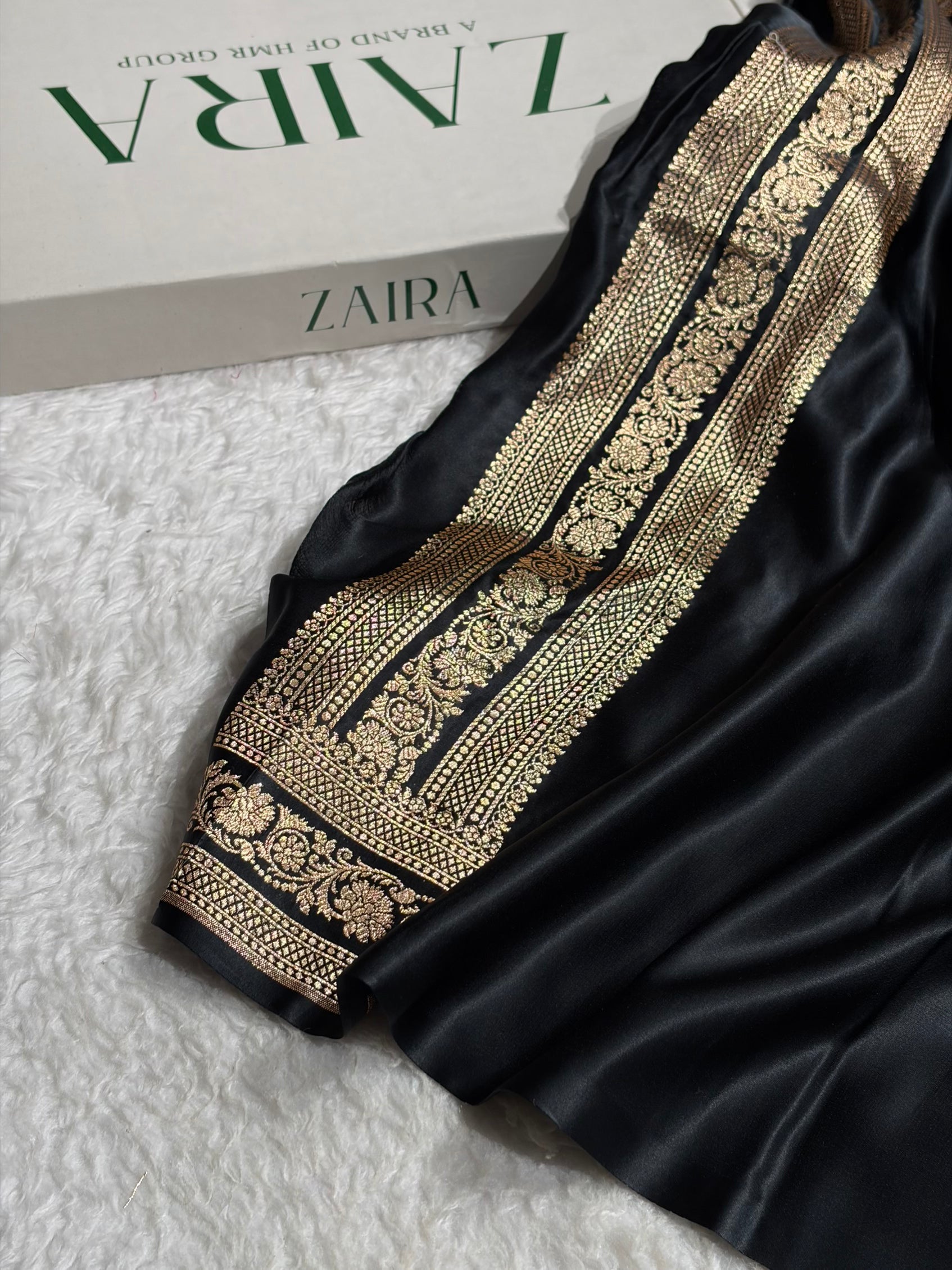 Banarasi Satin Katan Saree With Booti Pattern in Black Shades SK125