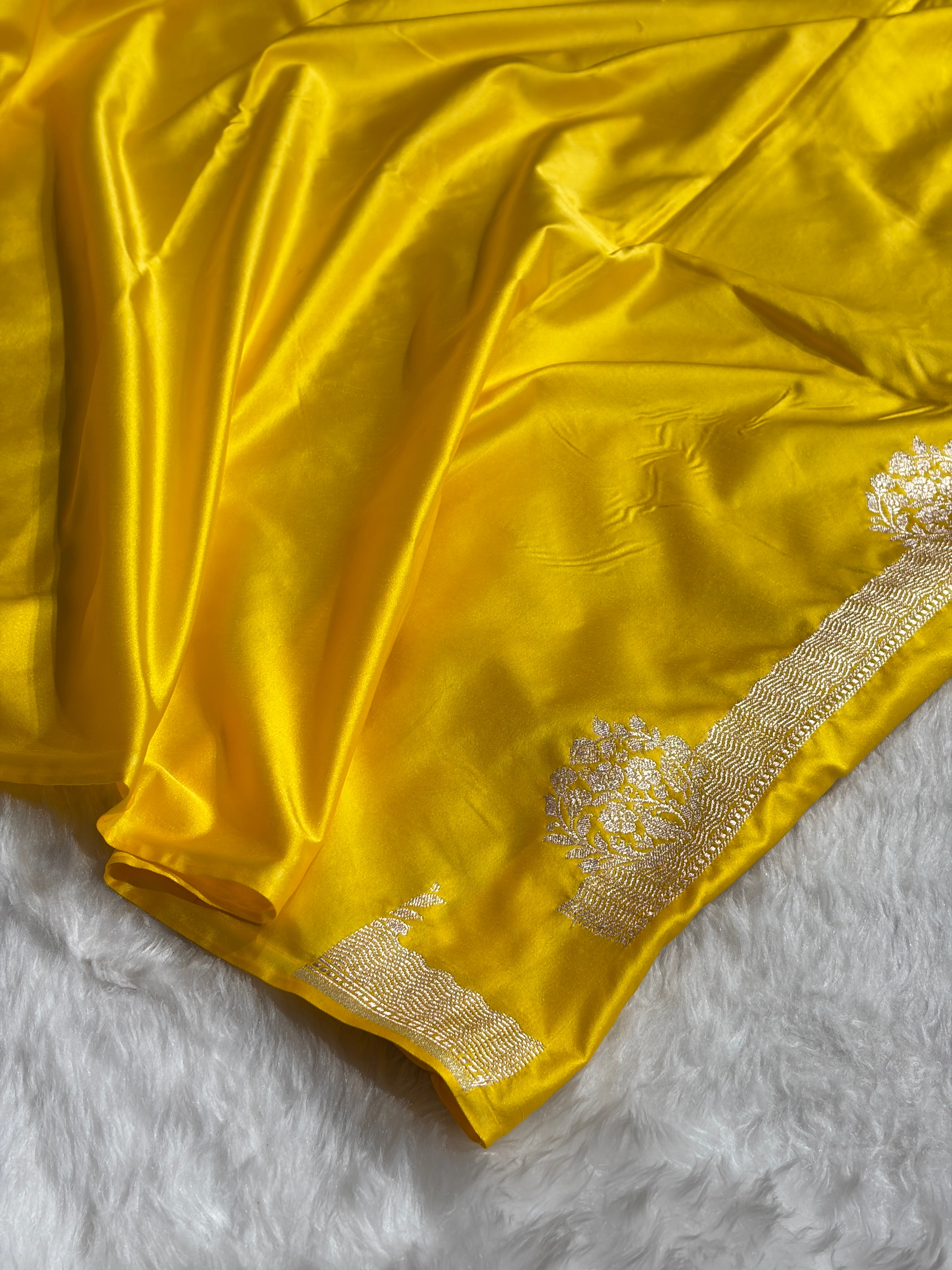 Banarasi Summer Yellow Shades Floral Mashru Silk Saree MCS87