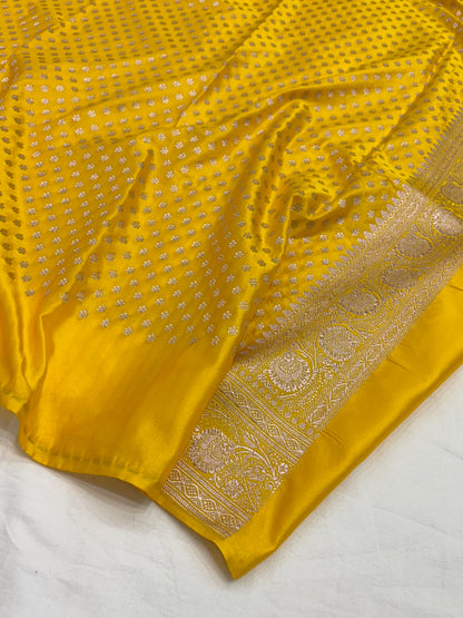 Yellow Rangkat Shade With Booti Pattern Mashru Silk Saree