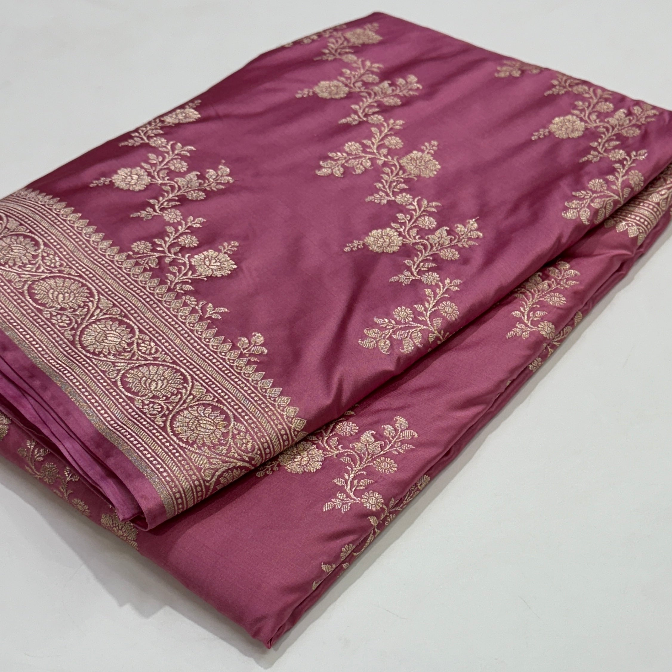 Banarasi Pattern Baby Pink Shade Mashru Silk Saree