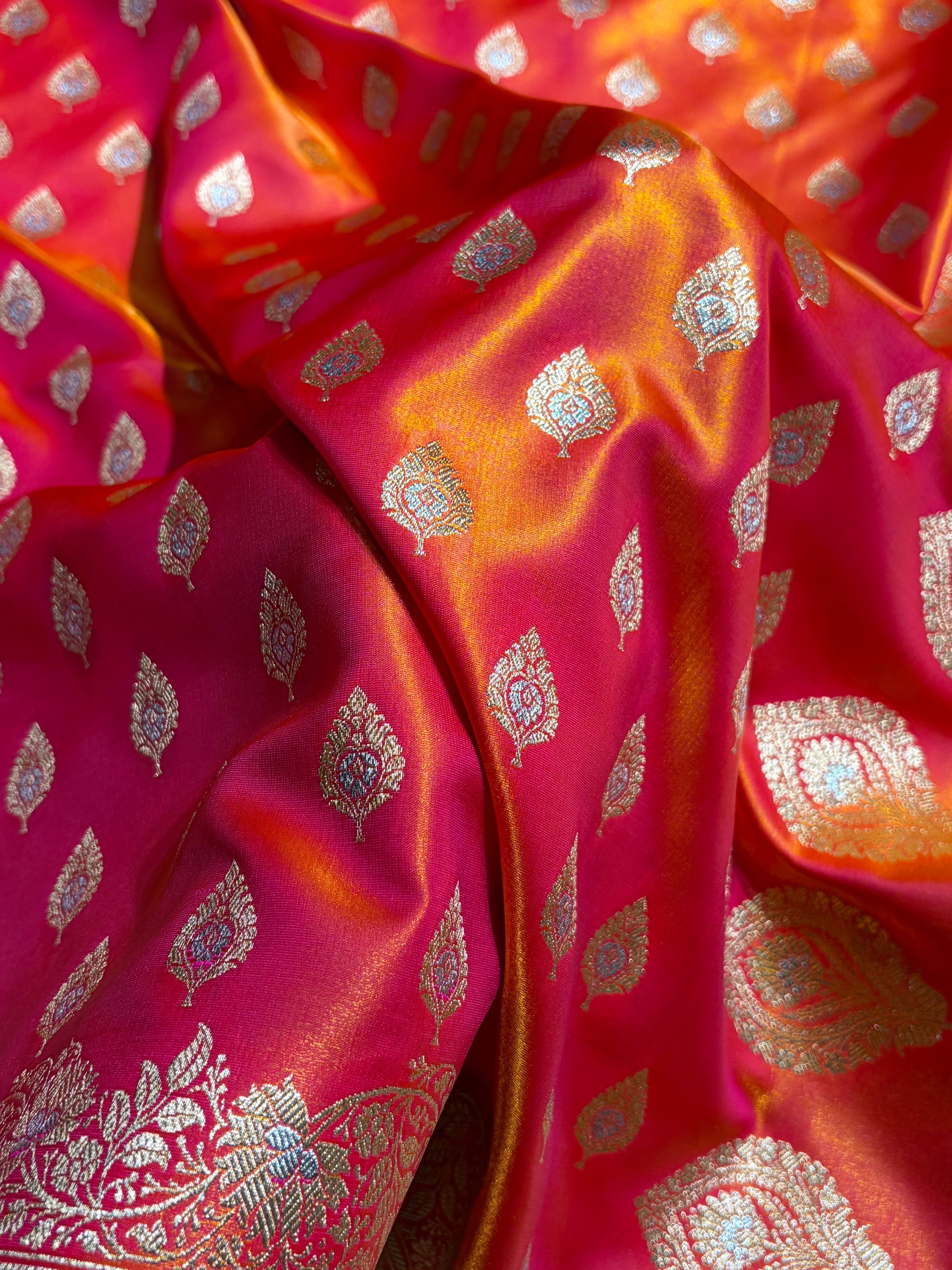 Banarasi Pinkish Orange Shades Minakari Booti Pattern Banarasi Satin Silk Saree SS60