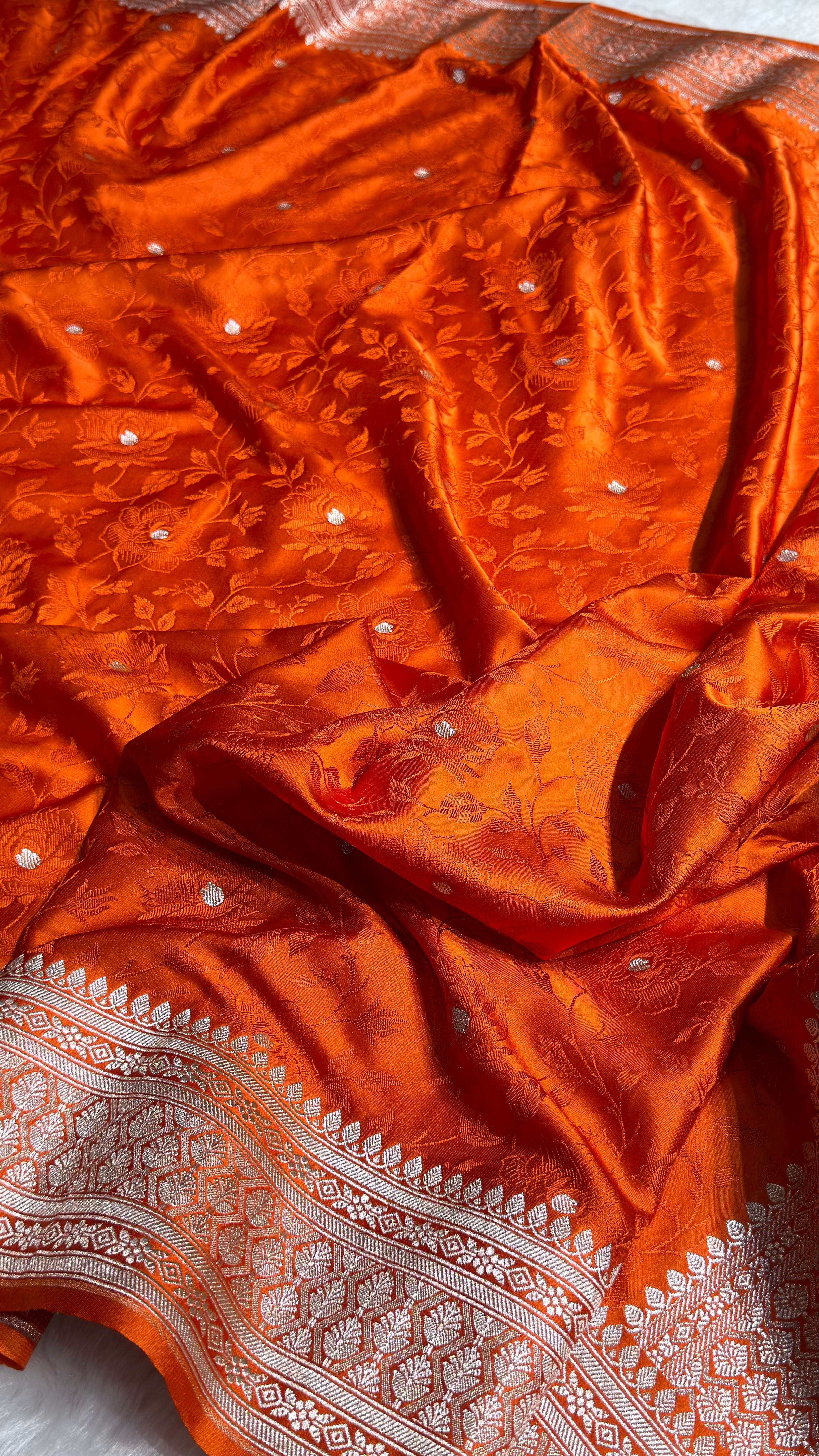 Banarasi Tanchoi Rust Orange Shades Floral Booti Mashru Silk Saree
