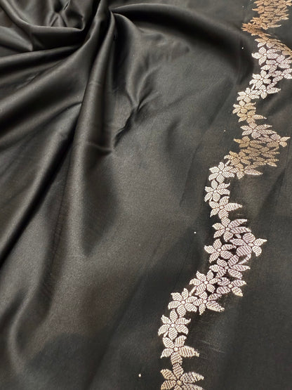 Black Unique Motif Mashru Silk Saree