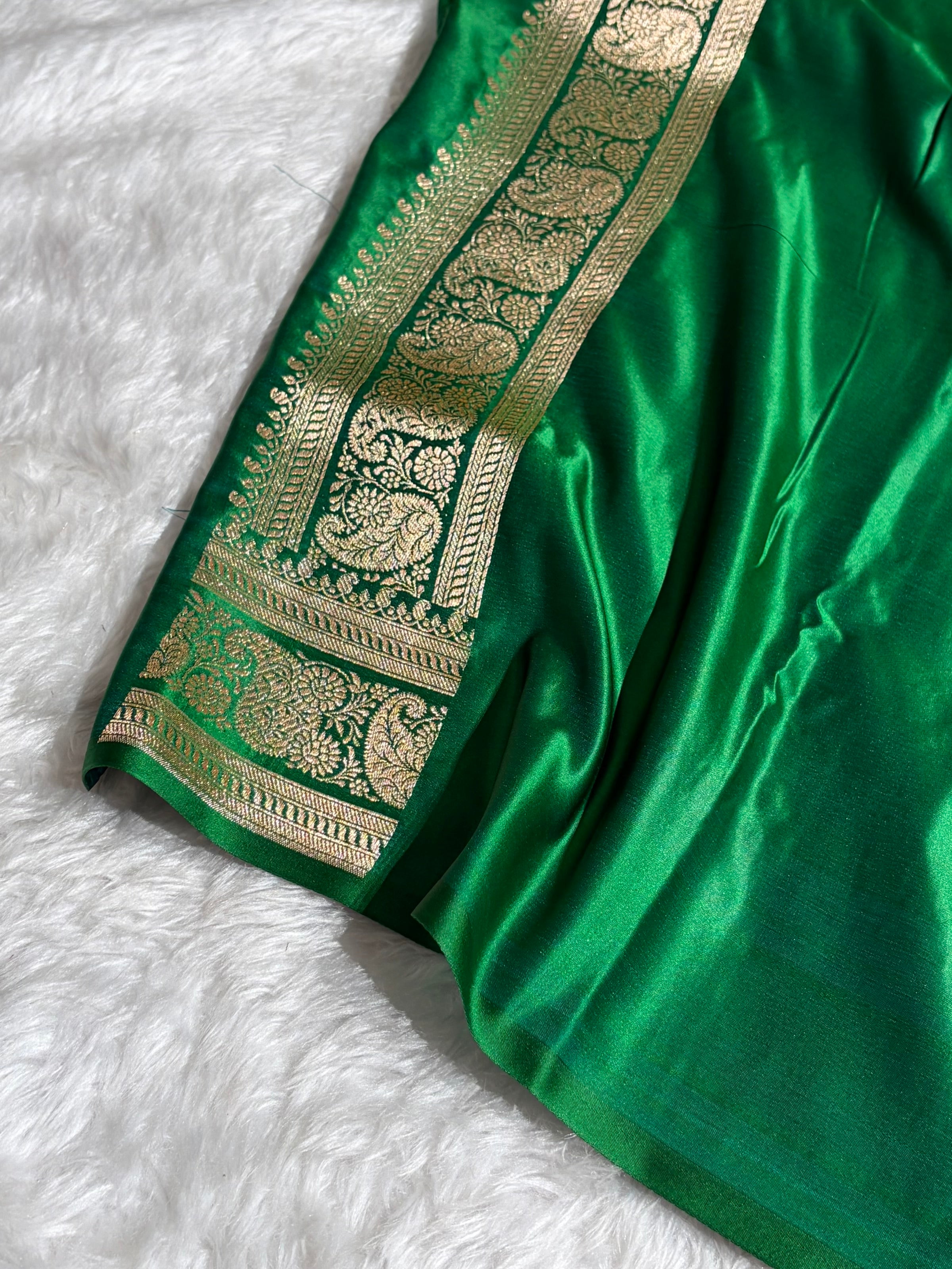 Banarasi Satin Katan Saree With Boota Pattern in Cross Green Shades SK127