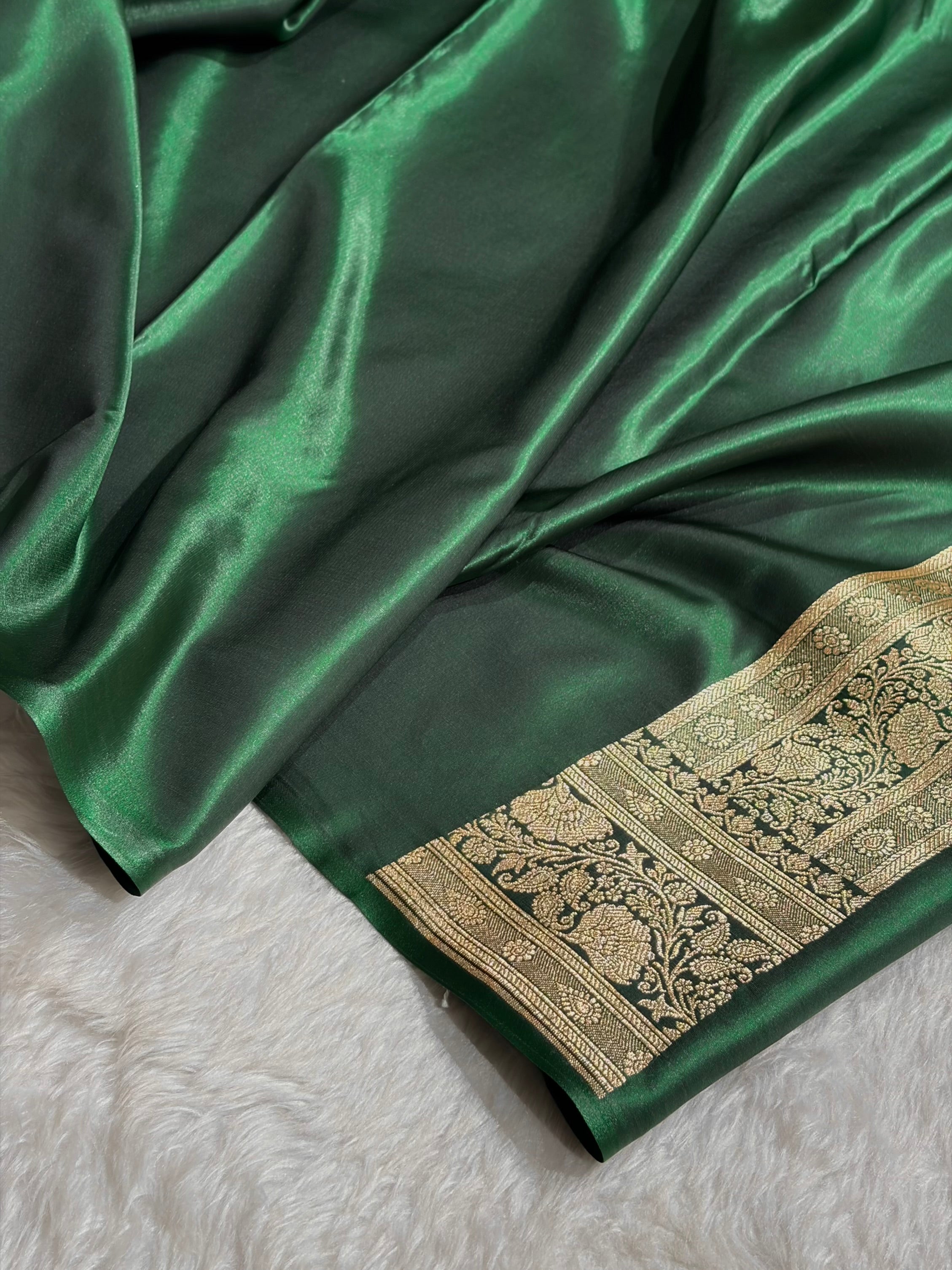 Bottle Green Shades Jaal Pattern Banarasi Satin Silk Saree SS49