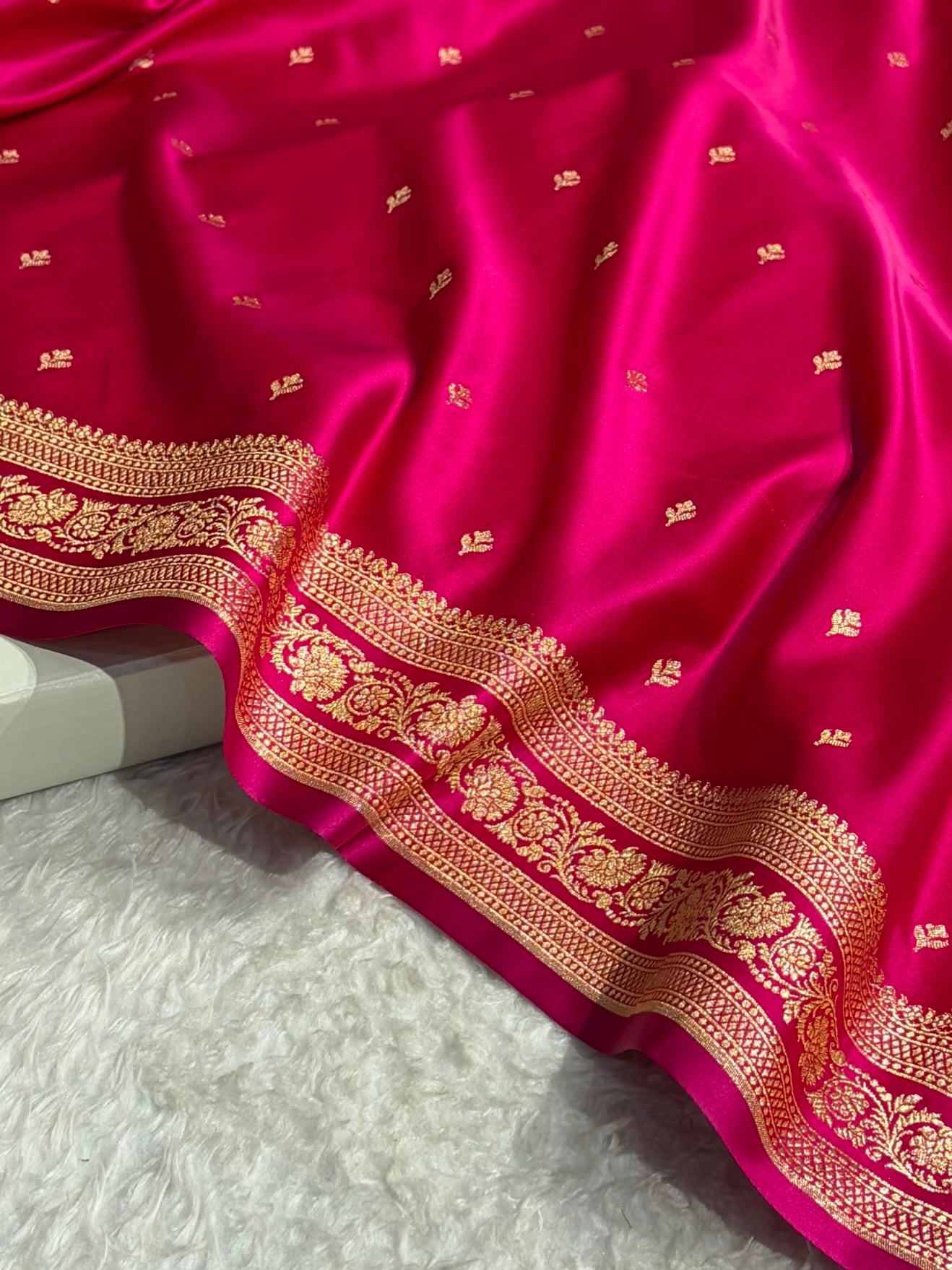 Banarasi Satin Katan Saree Booti Pattern in Cross Rani Shades SK128