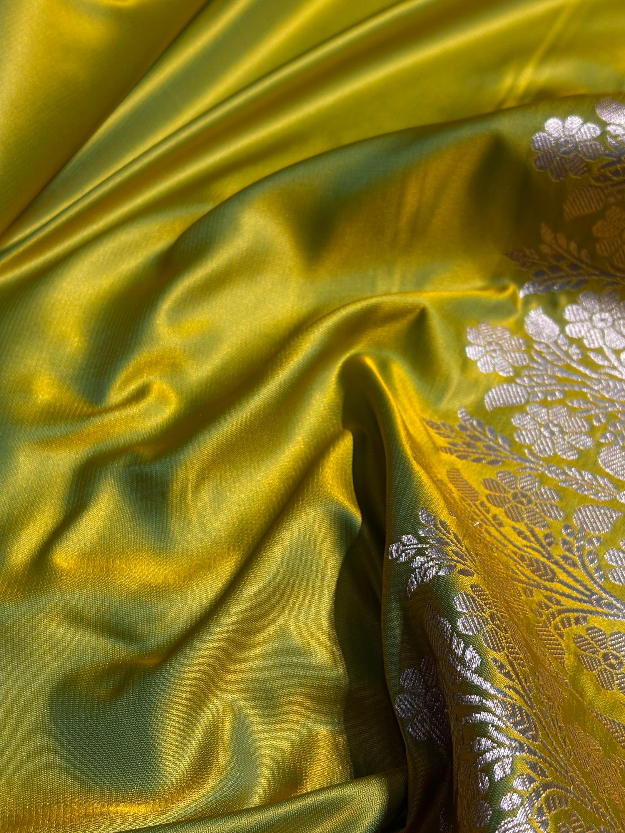 Liril Green Floral Boota With Floral Border Mashru Silk Saree MSM 79