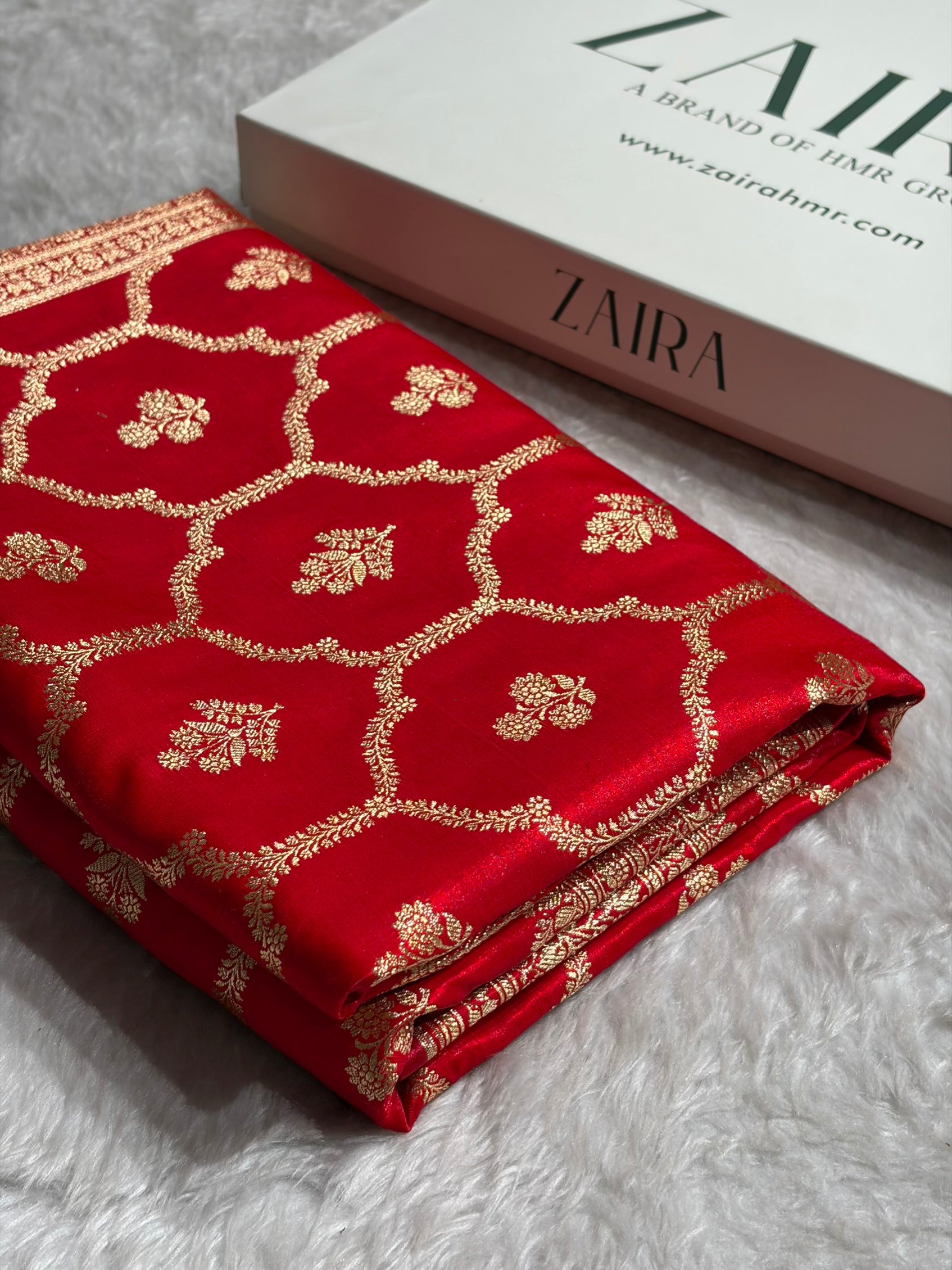 Red Shades Jaal Pattern Banarasi Satin Silk Saree SS57