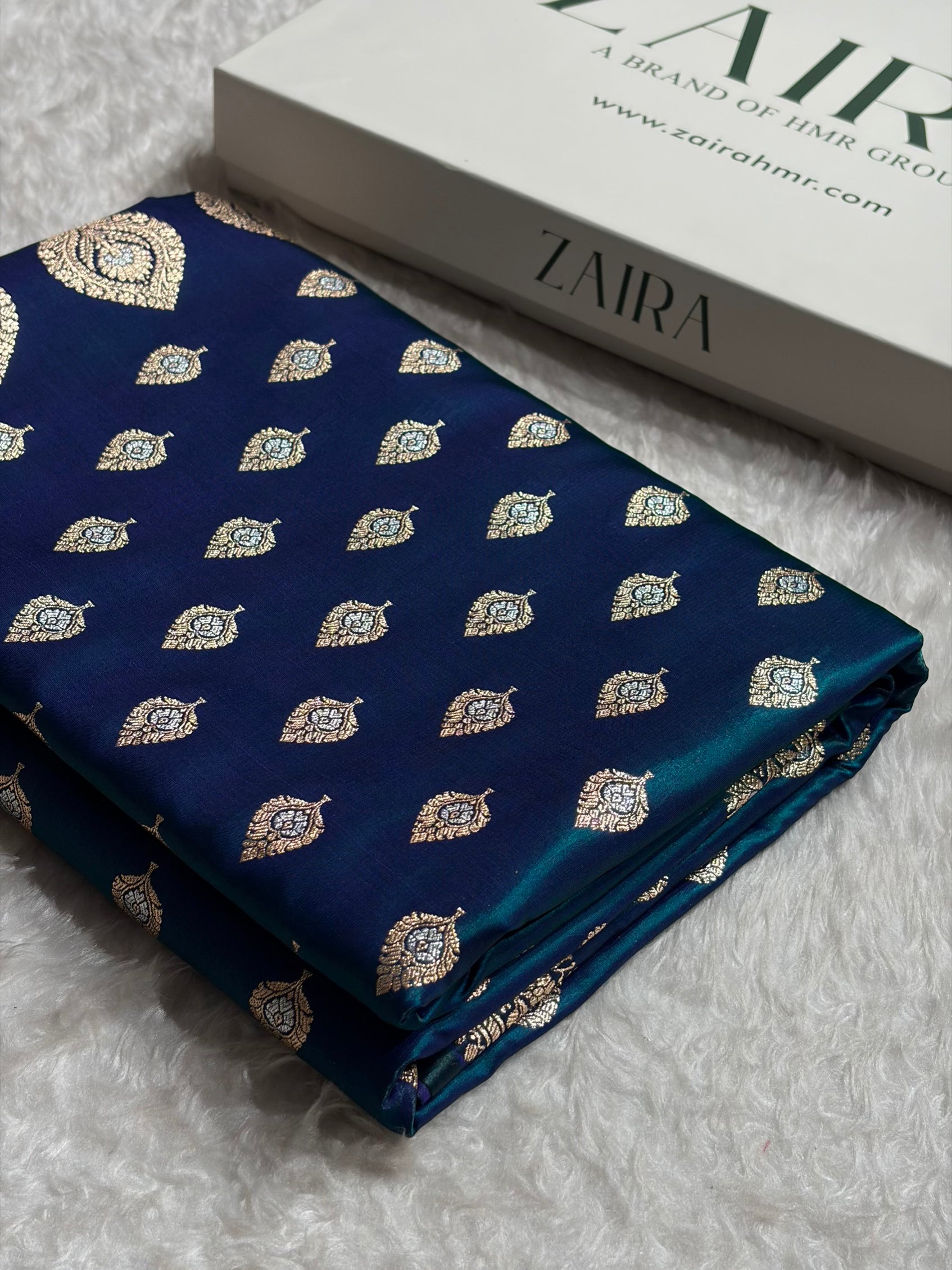 Banarasi Peacock Shades Minakari Booti Pattern Banarasi Satin Silk Saree SS60