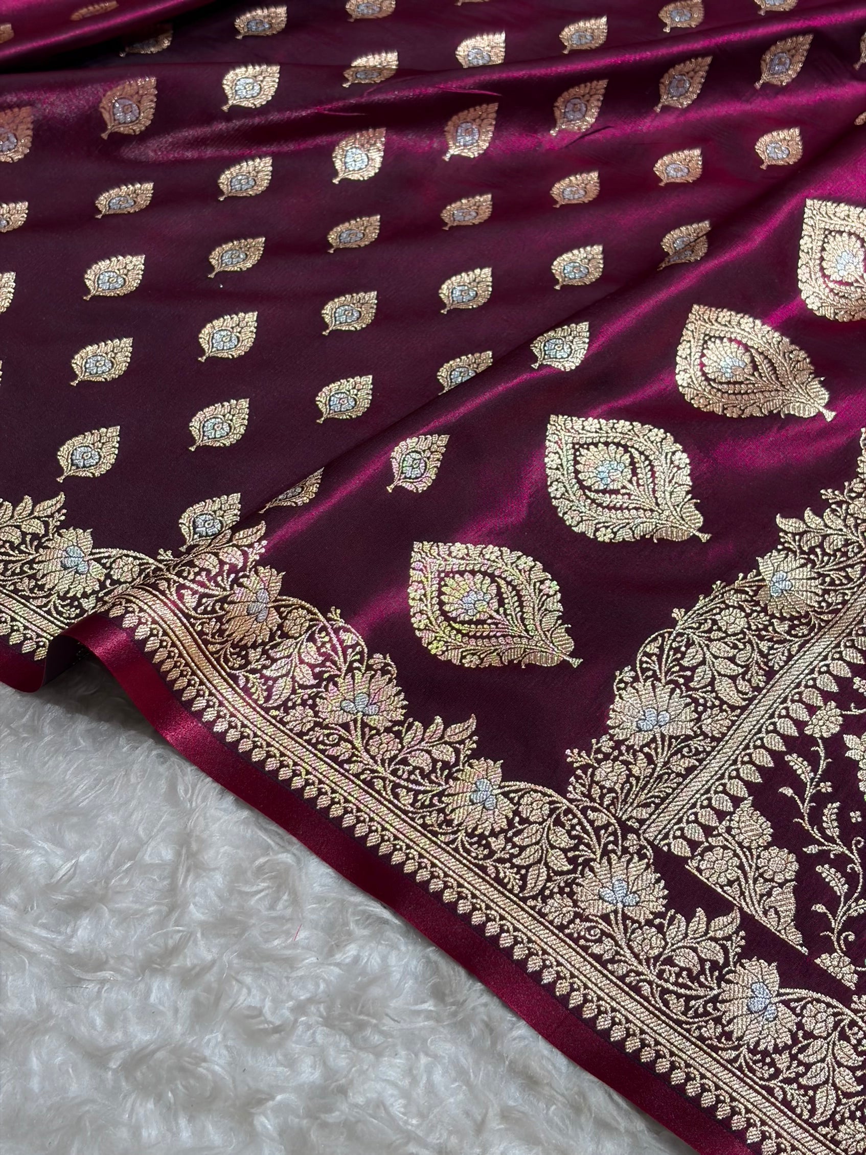 Banarasi Wine Shades Minakari Booti Pattern Banarasi Satin Silk Saree SS60