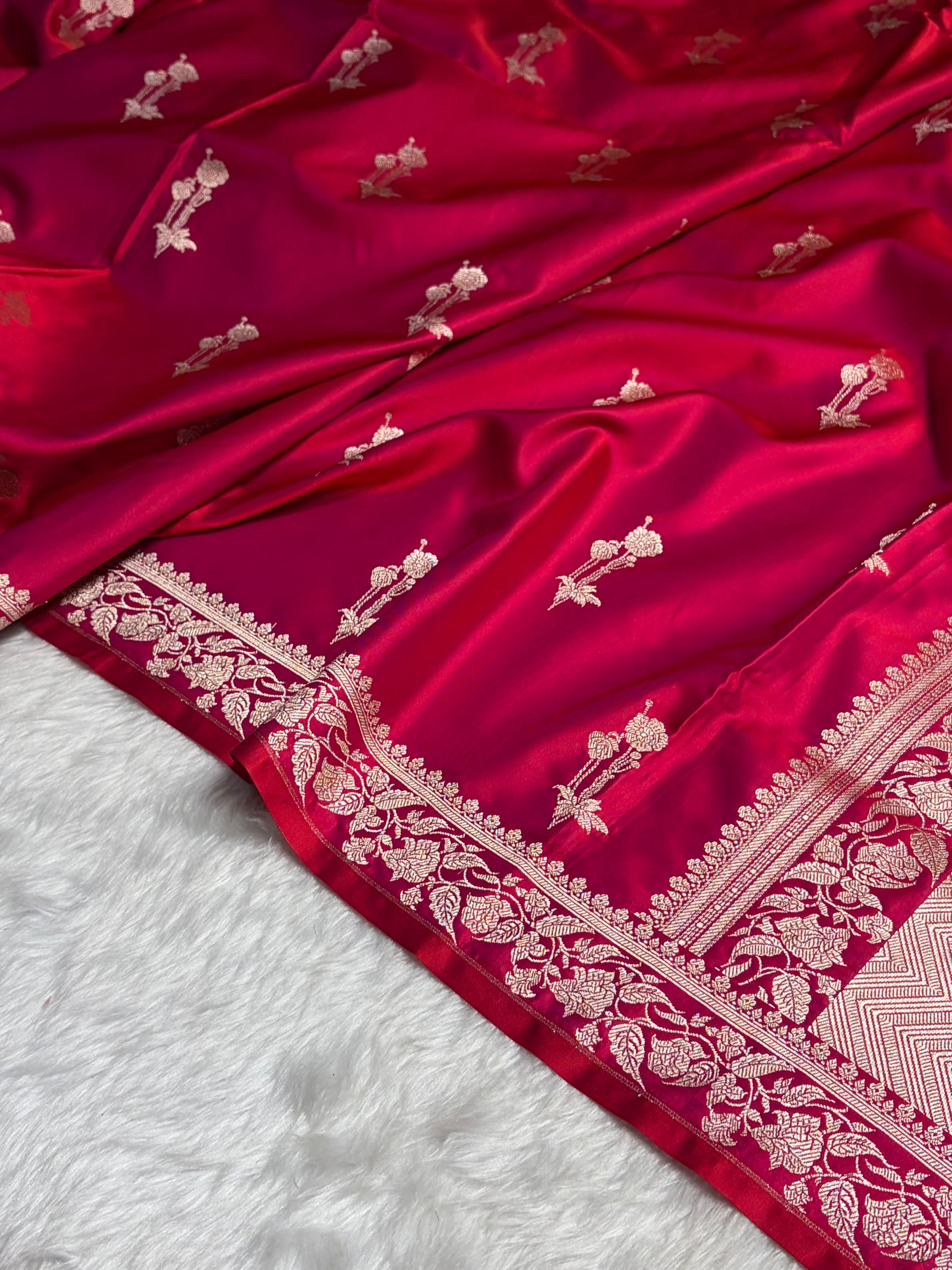 Reddish Magenta Boota With Floral Border Mashru Silk Saree MSM-92