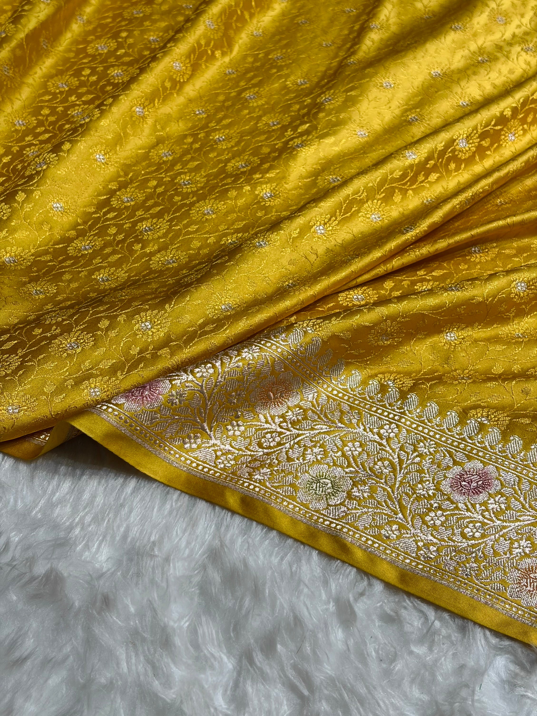 Mustard Shades Booti Tanchoi Mashru Silk Saree MS49