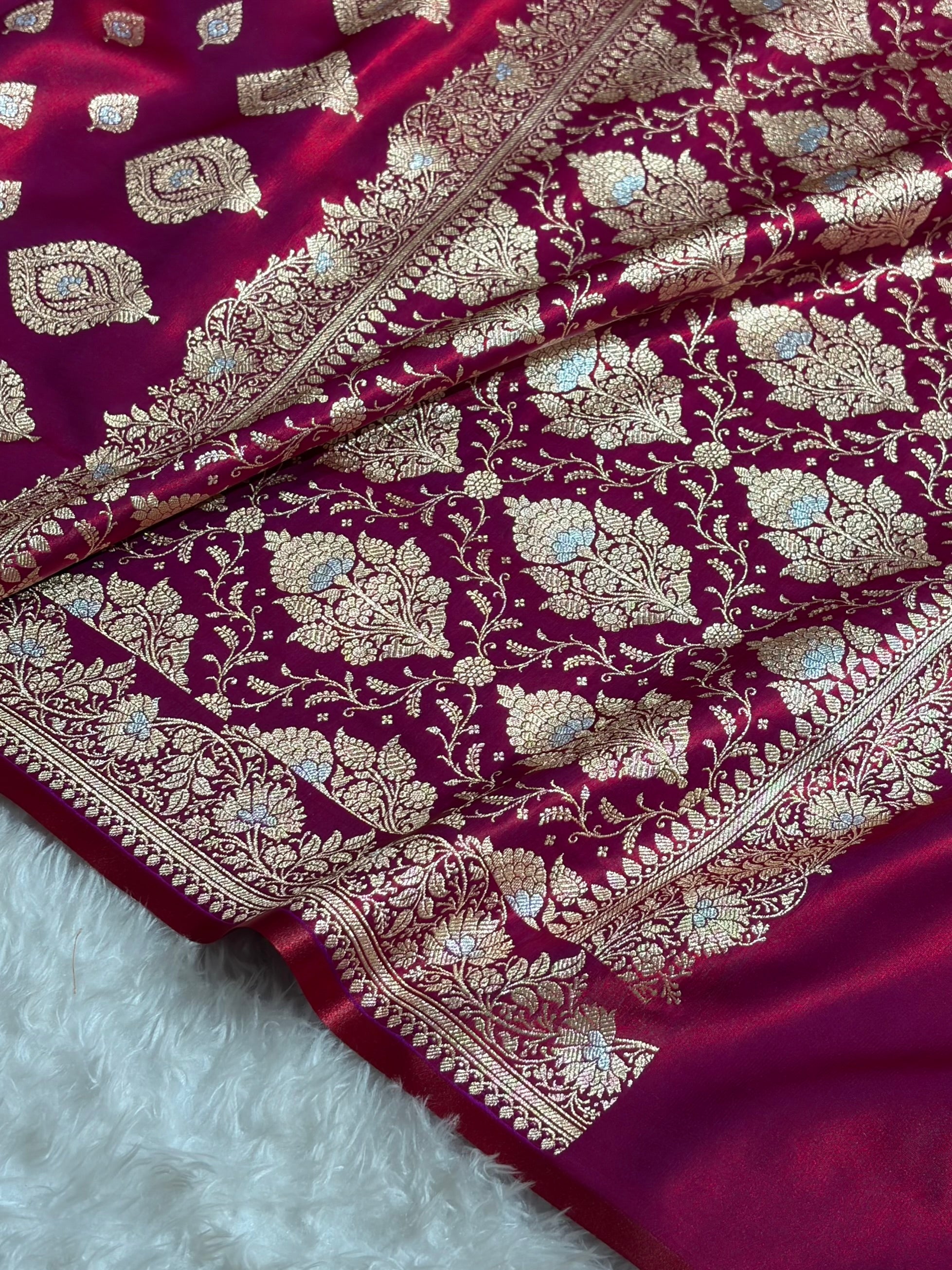 Banarasi Magentic Red Shades Minakari Booti Pattern Banarasi Satin Silk Saree SS60