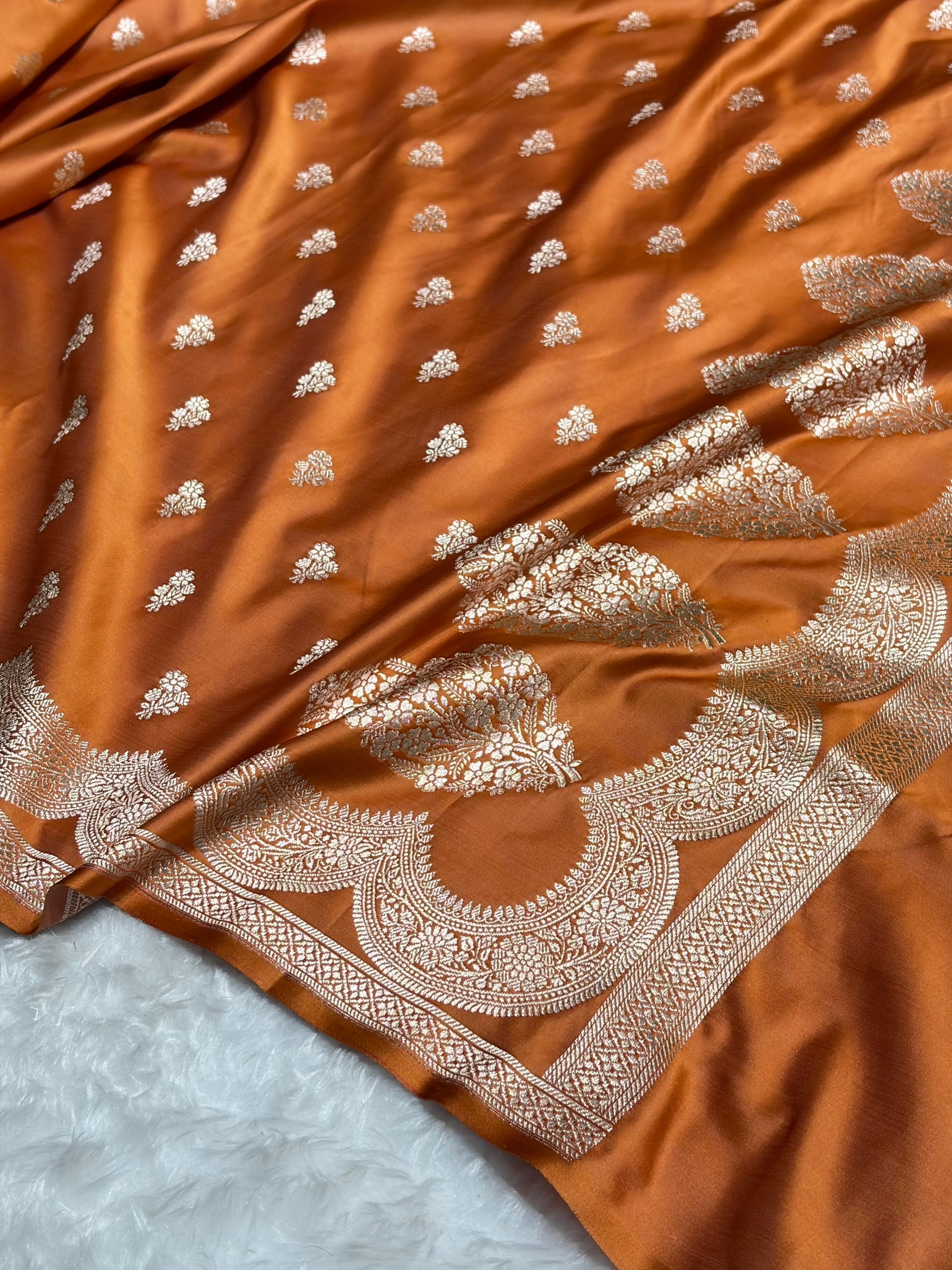 Rusty Orange Scallop Booti Mashru Silk Banarasi Saree MSM-35