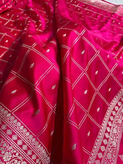 Cross Rani Shades Banarasi With Floral Border Mashru Silk Saree MSM-124