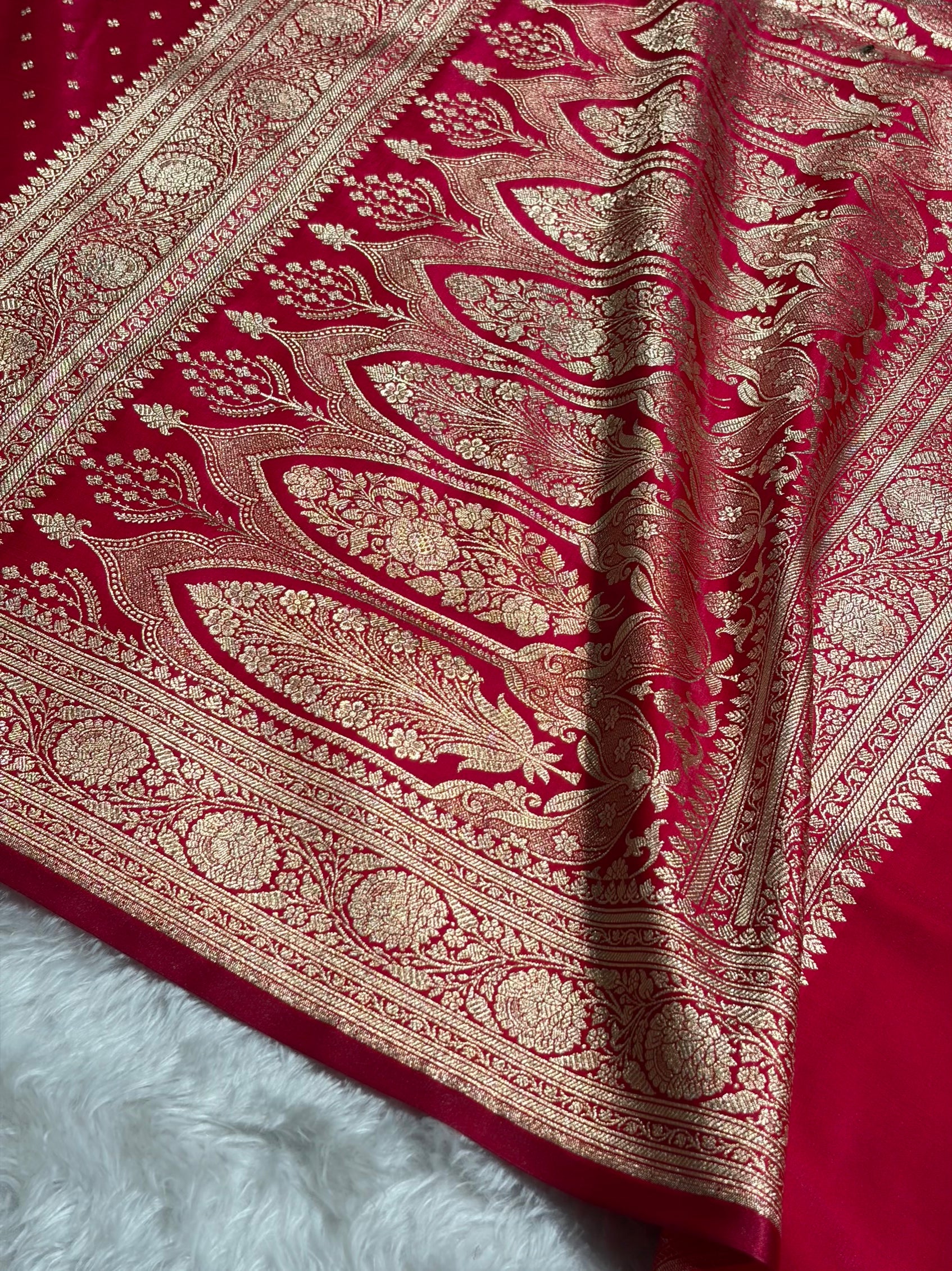 Banarasi Cross Rani Shades Booti Pattern Banarasi Satin Silk Saree SS53