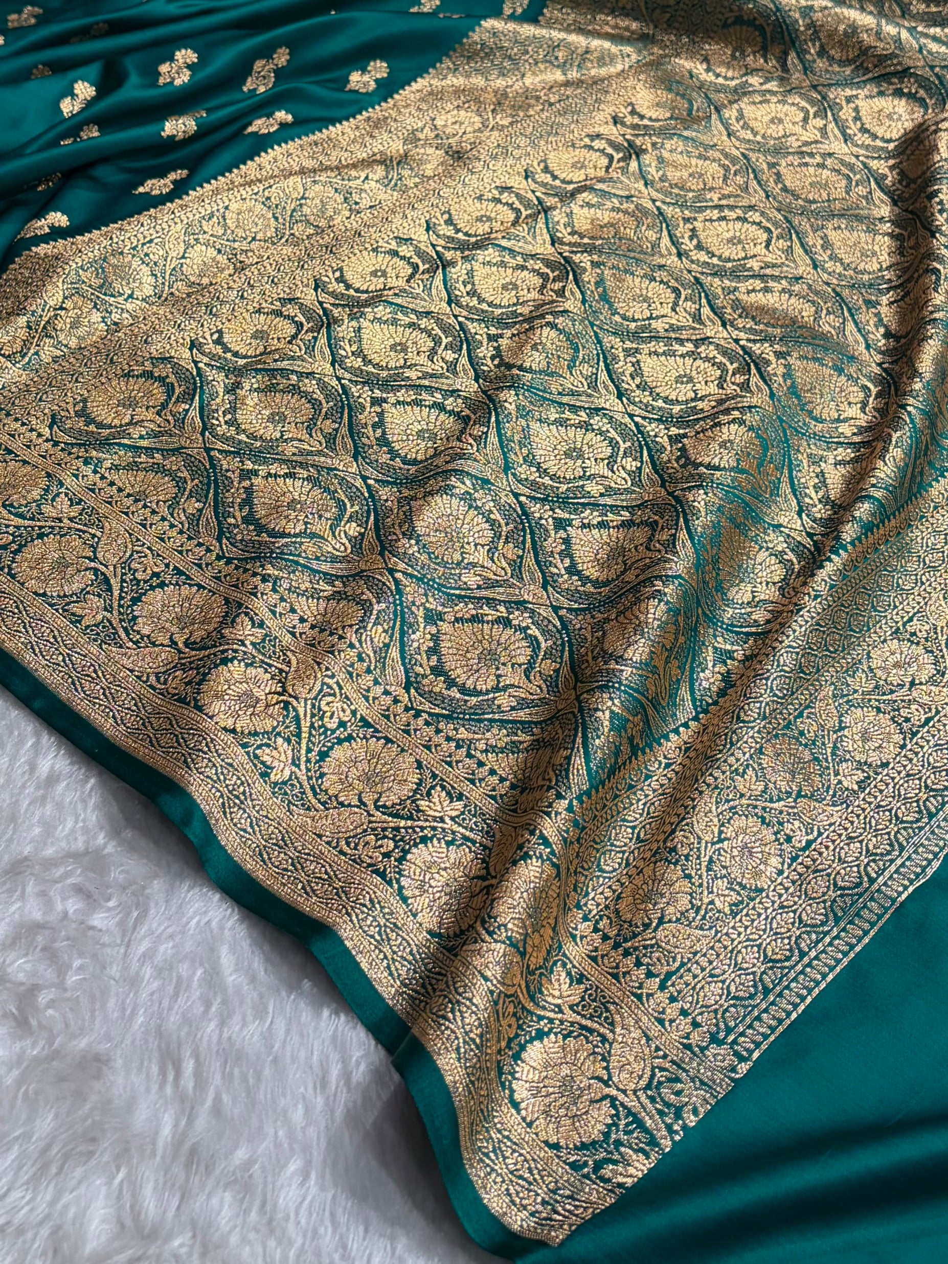 Banarasi Rama Unique Boota Pattern Satin Katan Silk Saree SK68