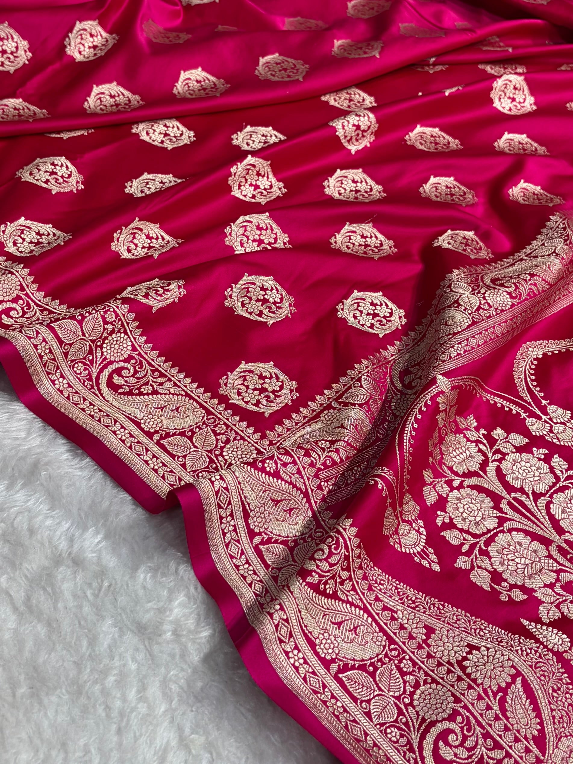 Banarasi Cross Rani Shades Banarasi Boota Pattern Floral Mashru Silk Saree MSM-104