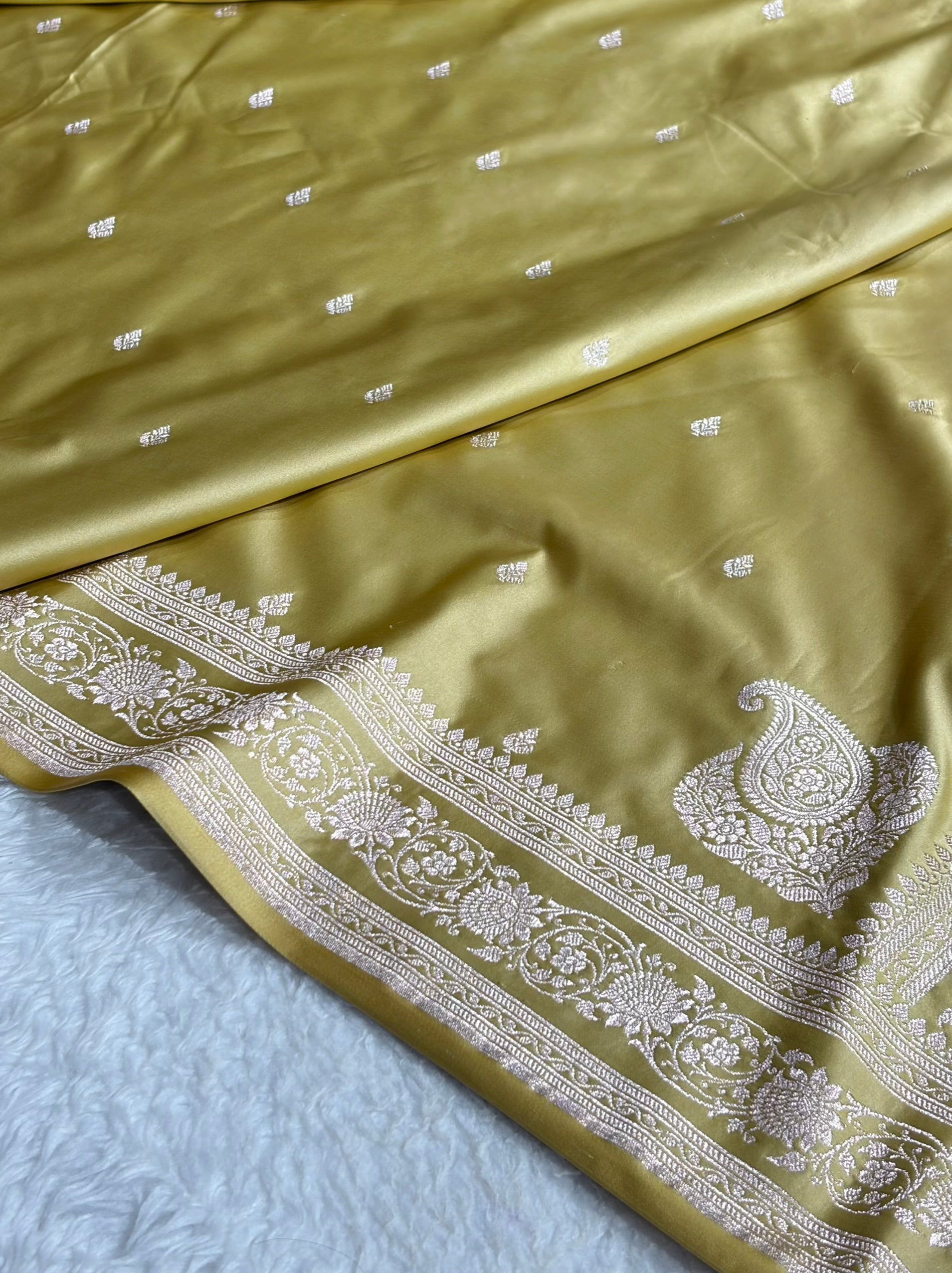 Banarasi Light Pista Boota With Floral Border Mashru Silk Saree