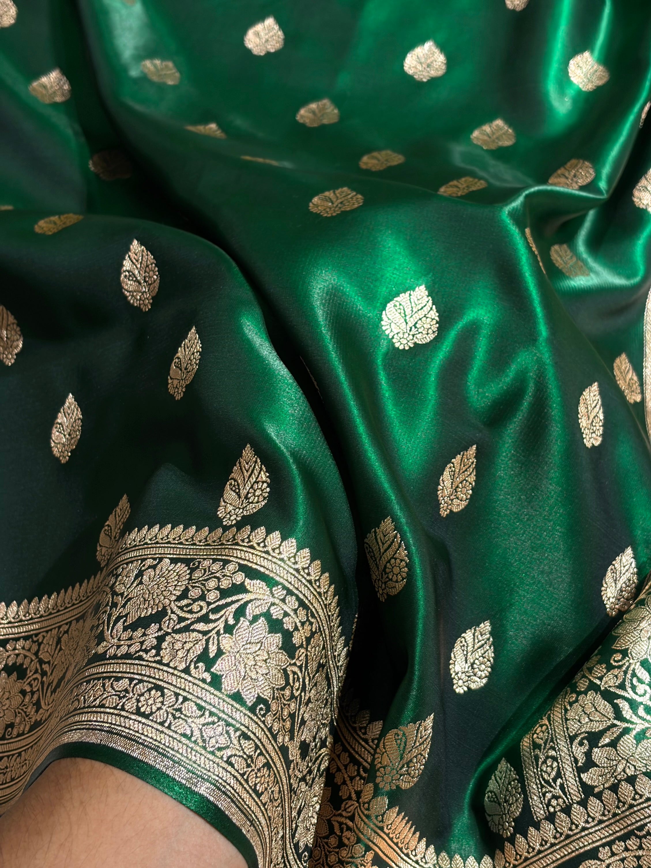 Bottle Green Shades Booti Pattern Banarasi Satin Silk Saree SS58