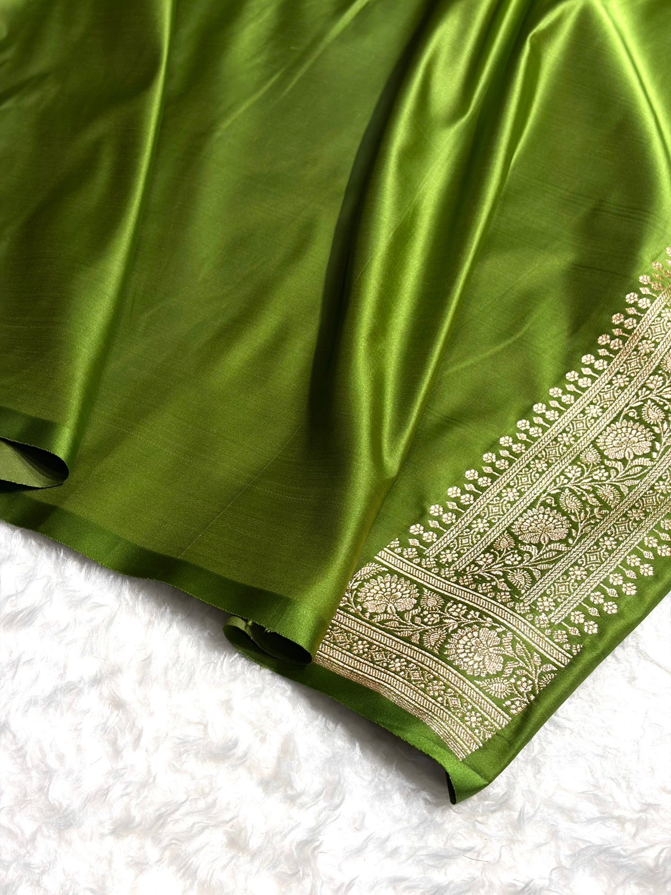 Banarasi Boota Katan Silk Saree In Mahndi Green Shades SK03