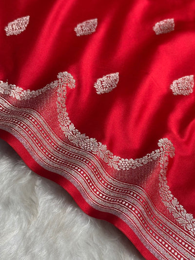 Red Shades Scallop Mashru Silk Saree MCS20