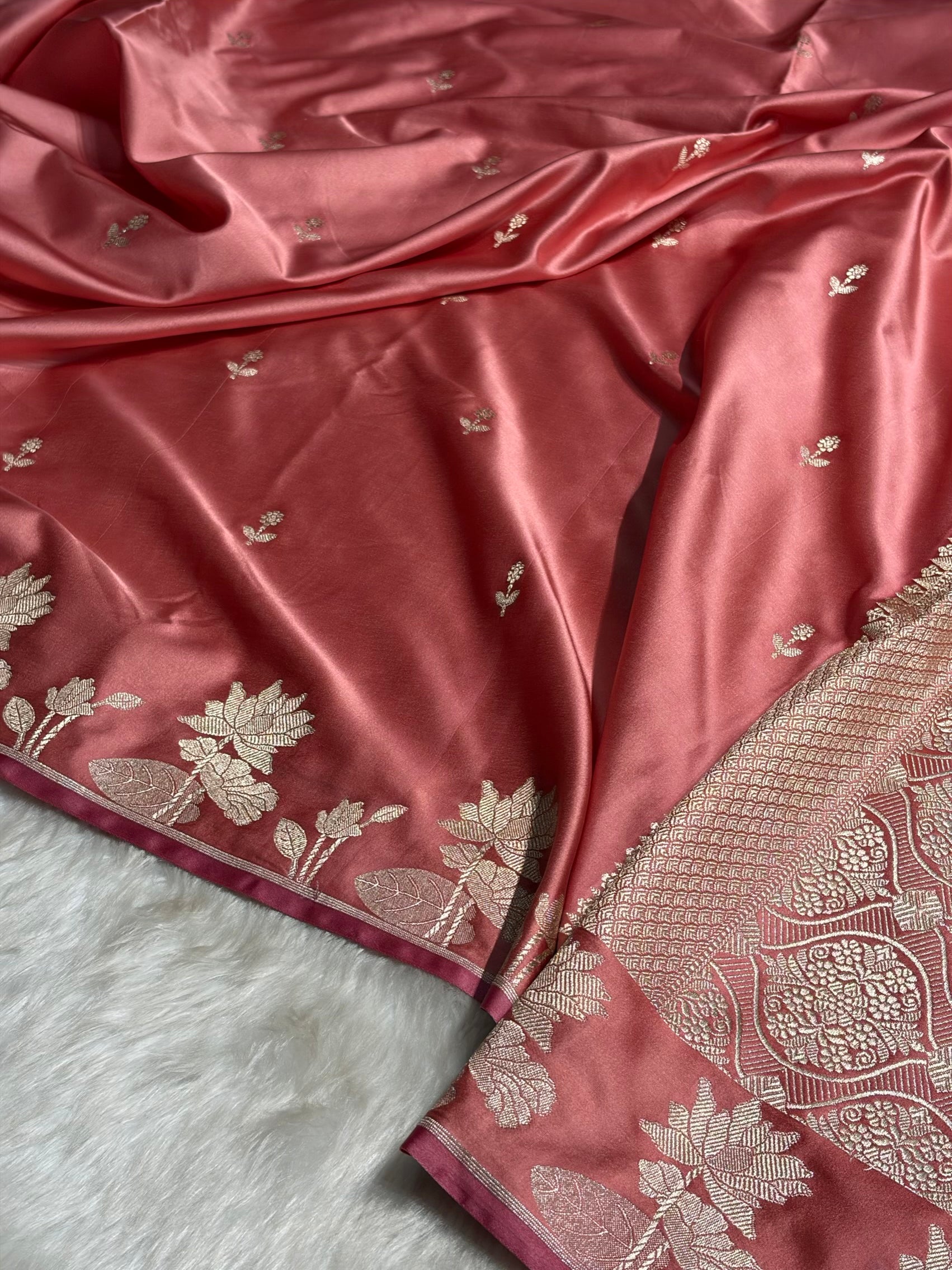 Peach Floral Border Booti Mashru Silk Saree MS54