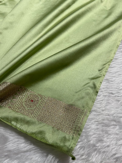 Pista With Blue Edge Shade With Floral Boota MCS108