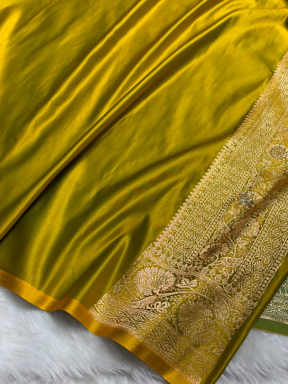 Banarasi Mahendi Green Work Pattern Satin Katan Silk Saree BSK72