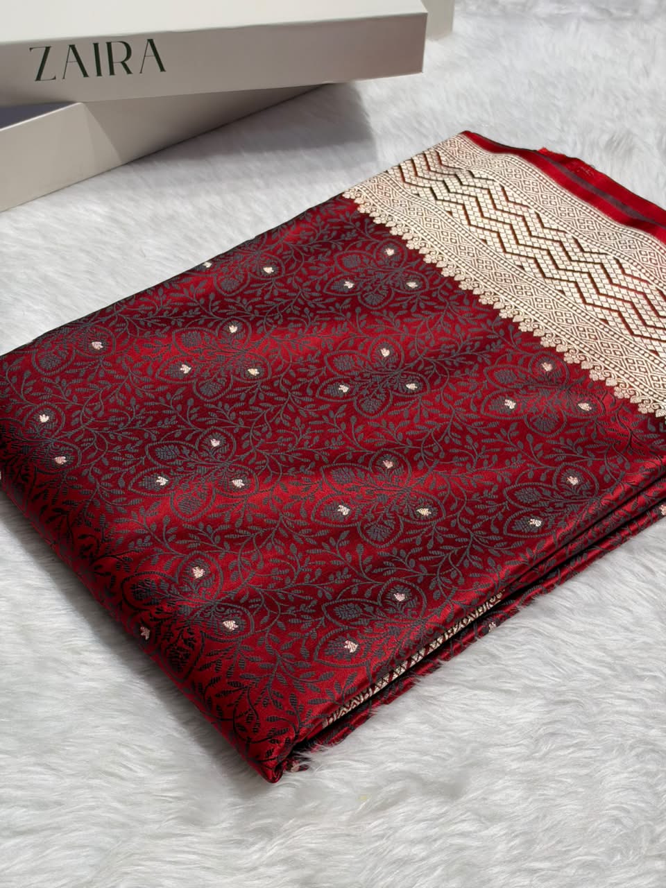 Red Shades Jamawar Tanchoi Motif Mashru Silk Saree MST-17