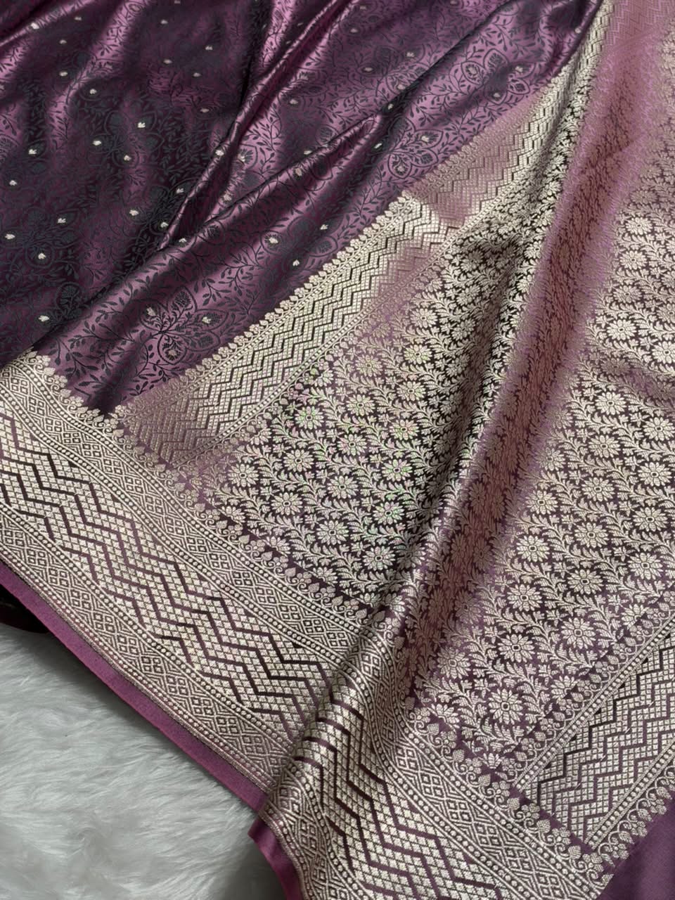 Dusty Lavendar Shades Jamawar Tanchoi Motif Mashru Silk Saree MST-17