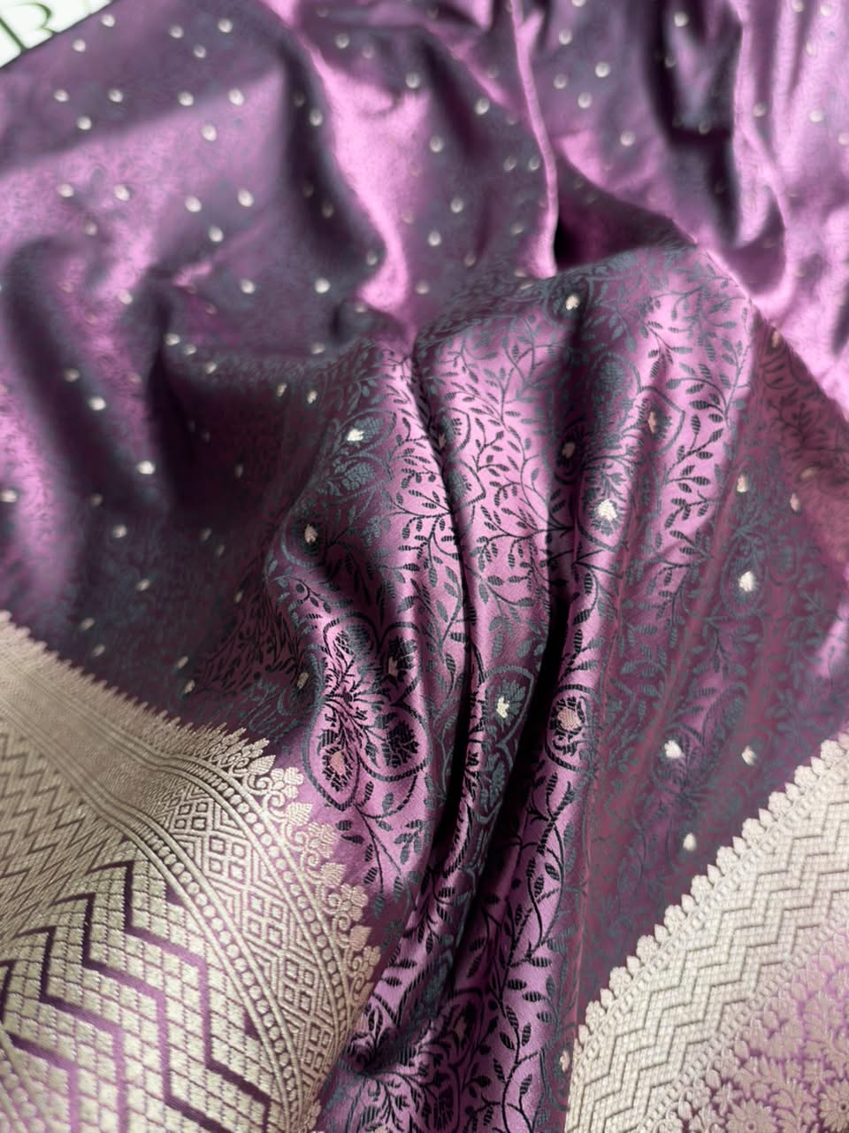 Dusty Lavendar Shades Jamawar Tanchoi Motif Mashru Silk Saree MST-17
