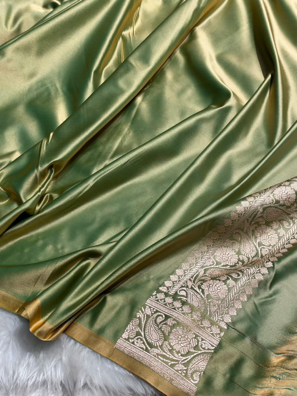 Contrast Dark Rama Green / Olive Green Shade Banarasi Booti Pattern Mashru Silk Saree MSM-140 (Copy)