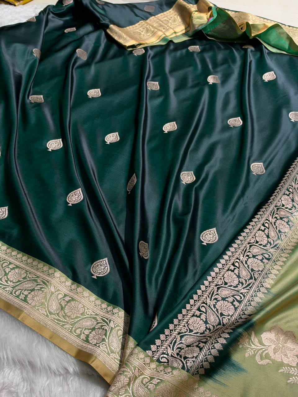 Contrast Dark Rama Green / Olive Green Shade Banarasi Booti Pattern Mashru Silk Saree MSM-140 (Copy)