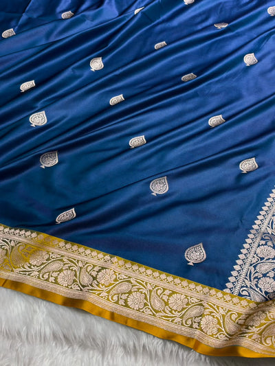 Contrast Navy Blue  / Mustard Yellow Shade Banarasi Booti Pattern Mashru Silk Saree MSM-140