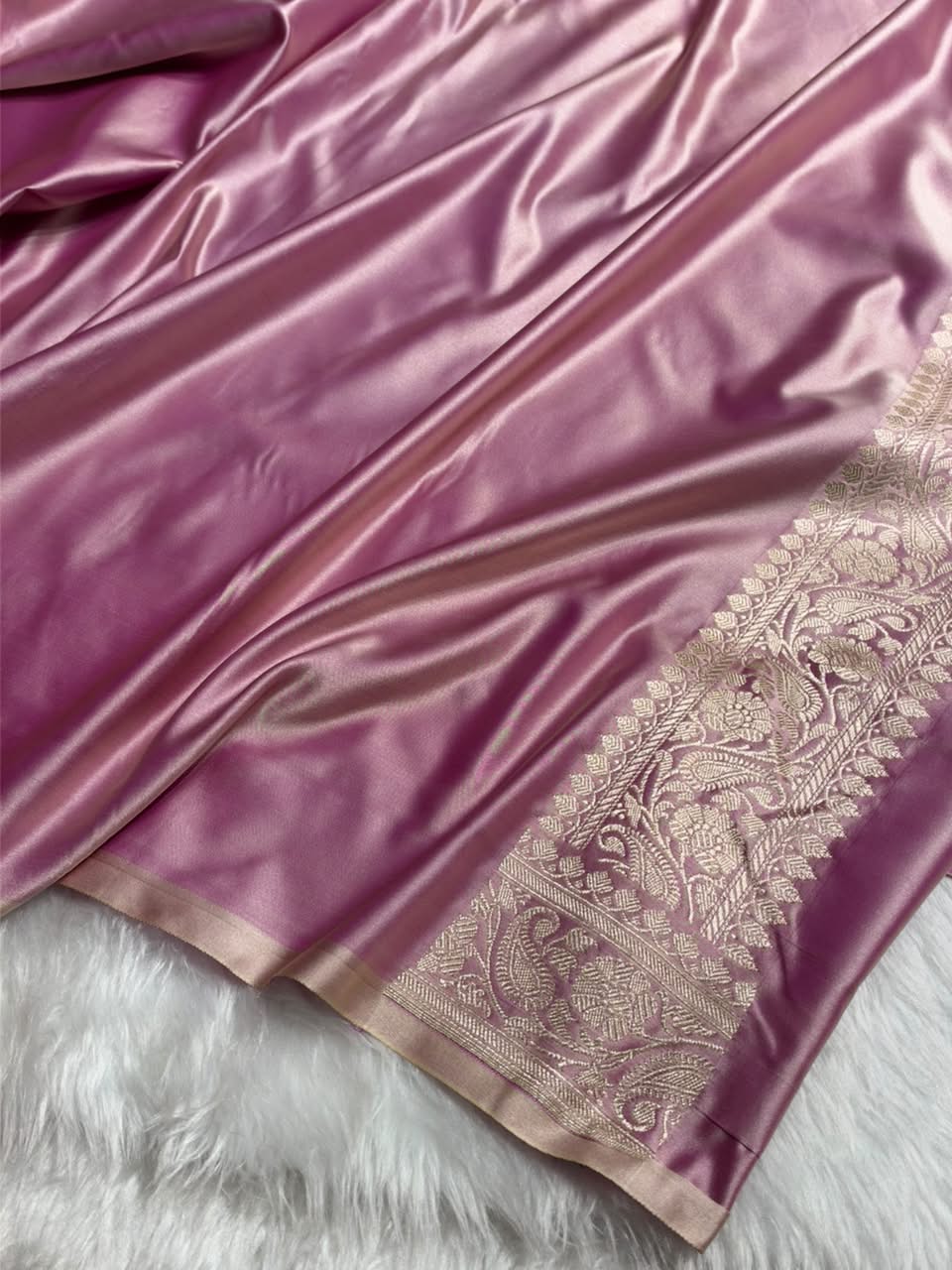 Contrast Dark wine / Rose Pink Shade Banarasi Booti Pattern Mashru Silk Saree MSM-140