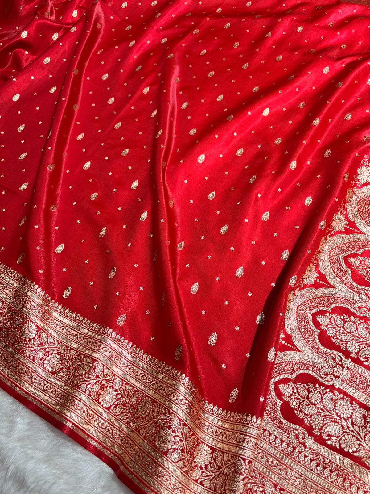 Banarasi Red Shades Booti Pattern Banarasi Satin Silk Saree SS64