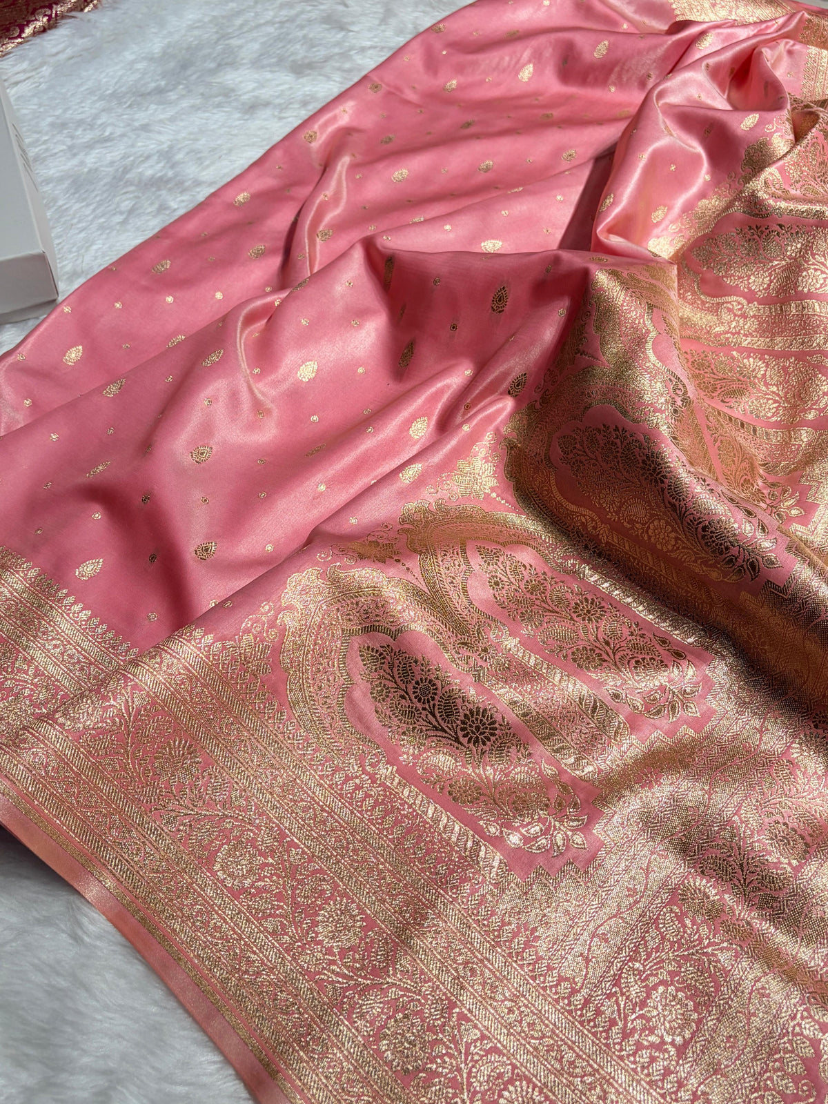Banarasi Dusty Rose Pink Shades Booti Pattern Banarasi Satin Silk Saree SS64