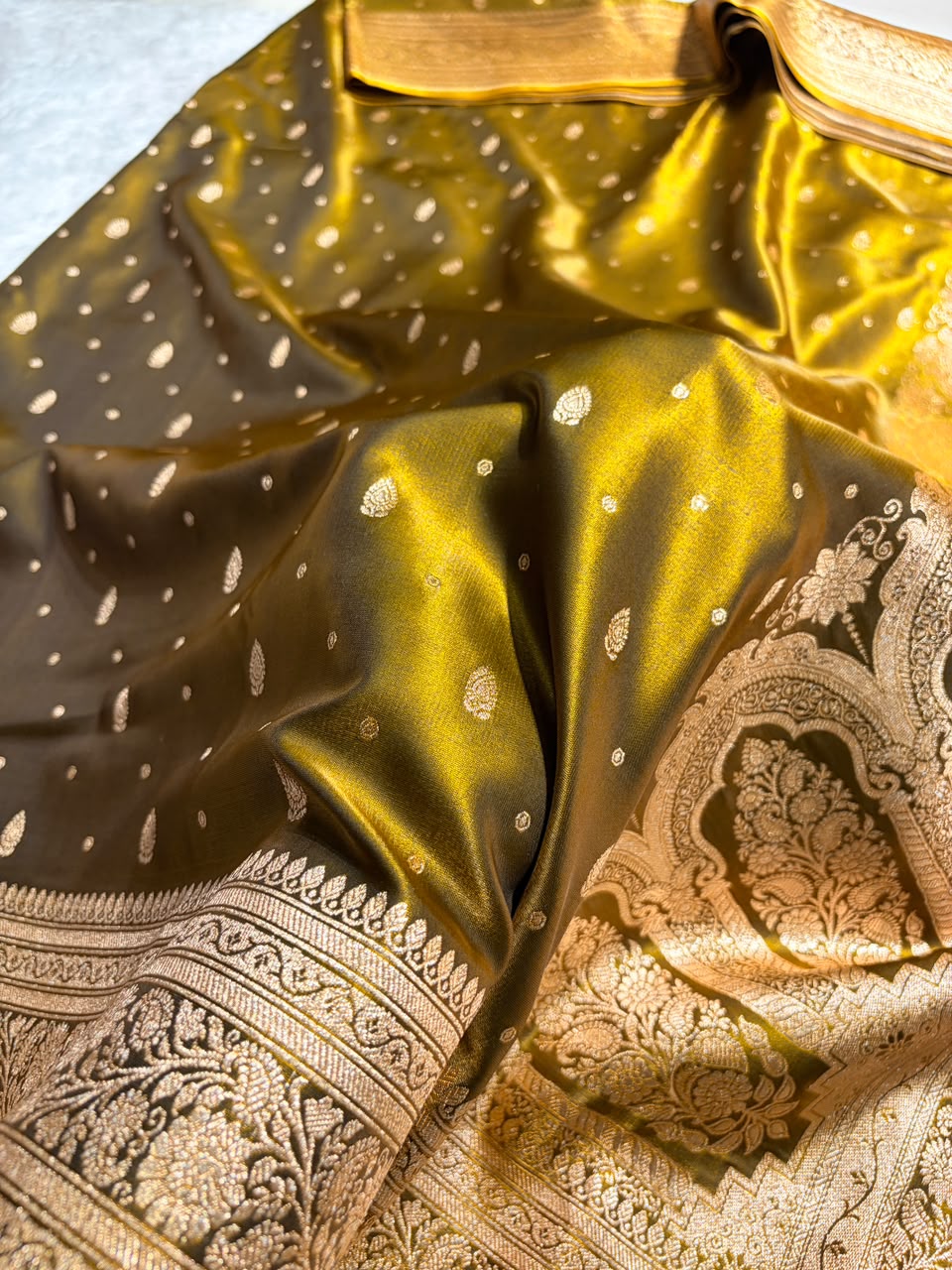Banarasi Mahendi Shades Booti Pattern Banarasi Satin Silk Saree SS64