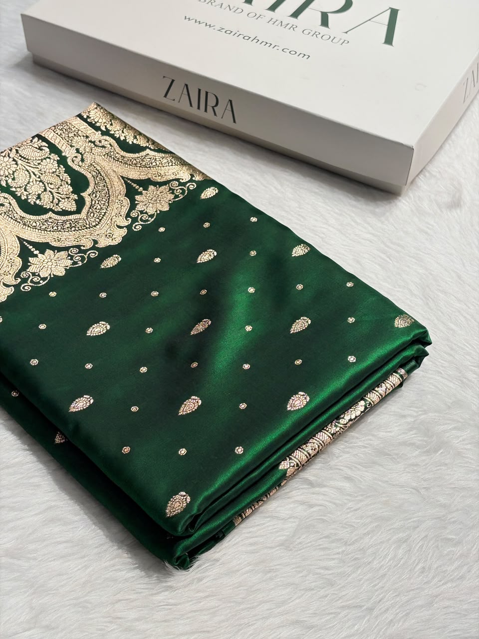 BanarasiBottle Green Shades Booti Pattern Banarasi Satin Silk Saree SS64