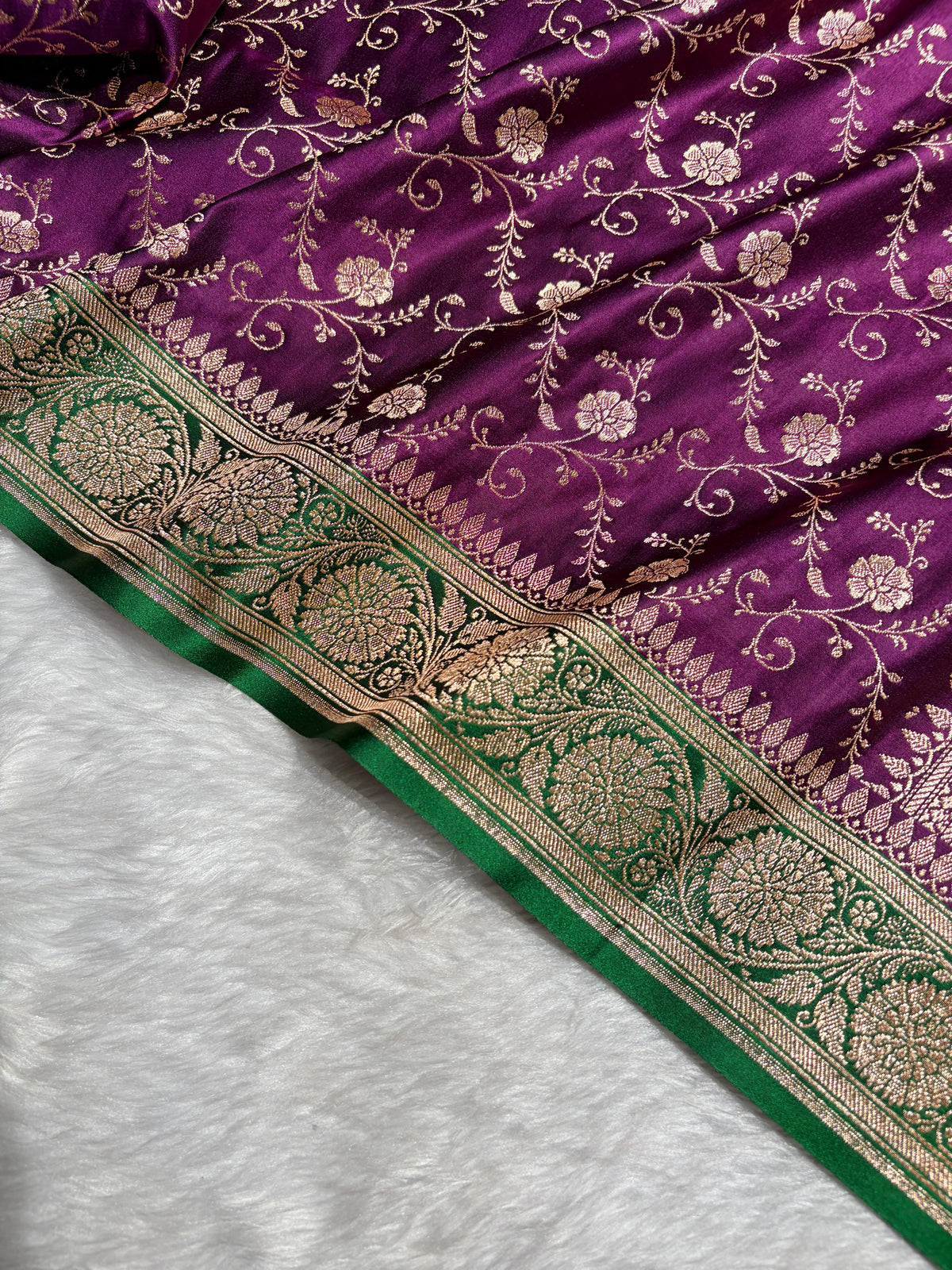 Banarasi Satin Katan Saree in Contrast Wine / Green Shades SK158